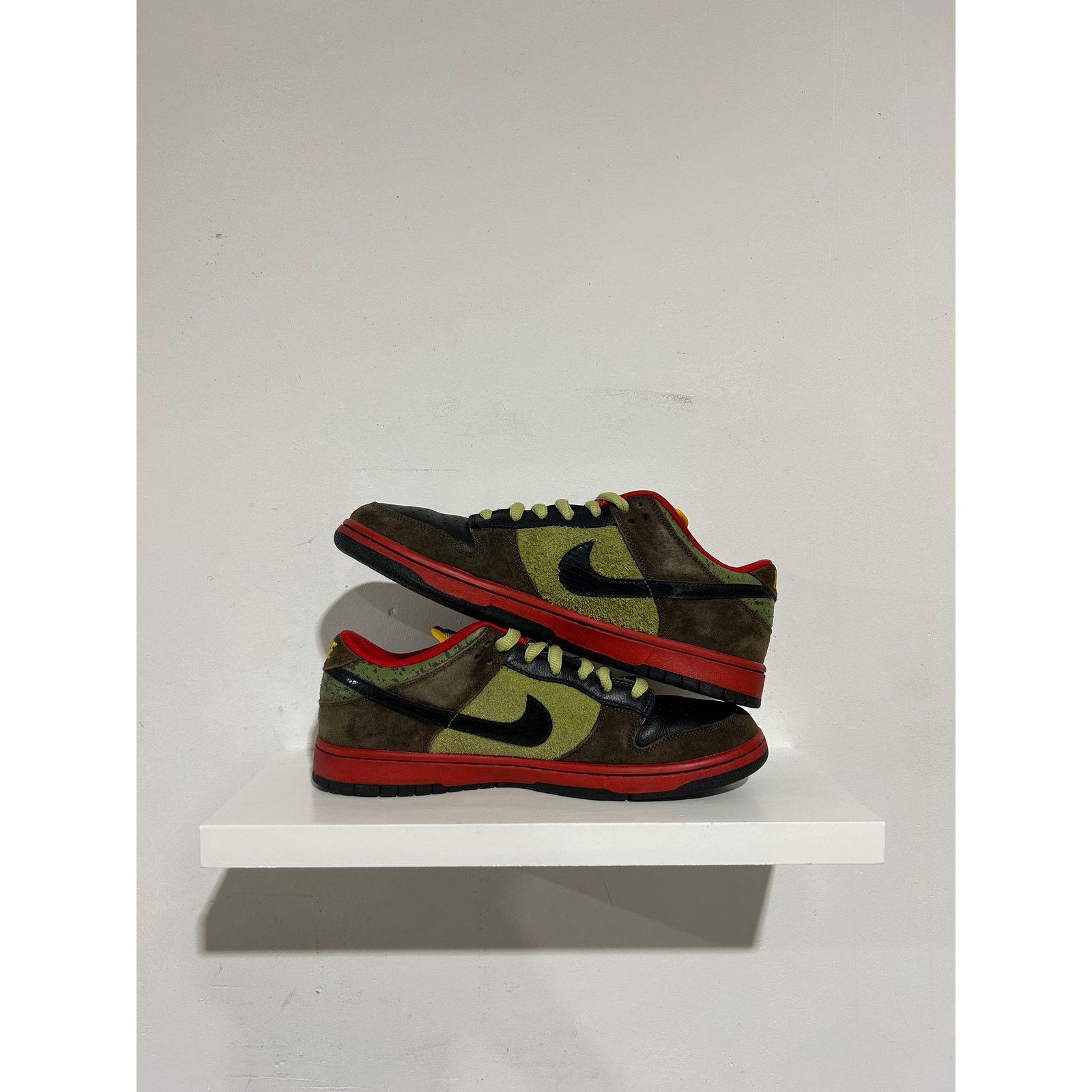 Nike NIKE SB DUNK LOW ASPARAGUS SIZE 11 Size US 11 / EU 44 - 4 Thumbnail