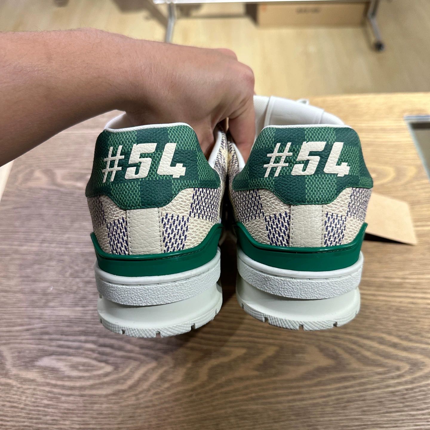 Louis Vuitton LV feb487 Trainer White Green Monogram US 8 Size US 8 / EU 41 - 5 Thumbnail