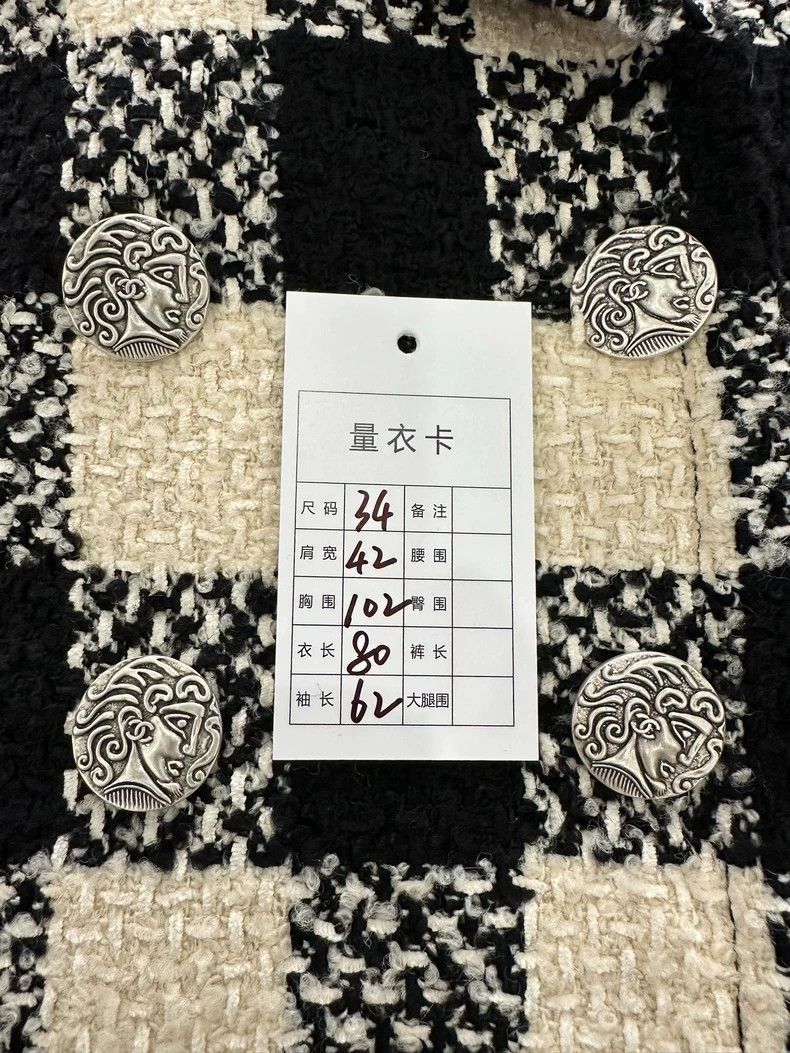Chanel Chanel Black and Beige Checkered Coat -2505 Size US XS / EU 42 / 0 - 8 Thumbnail