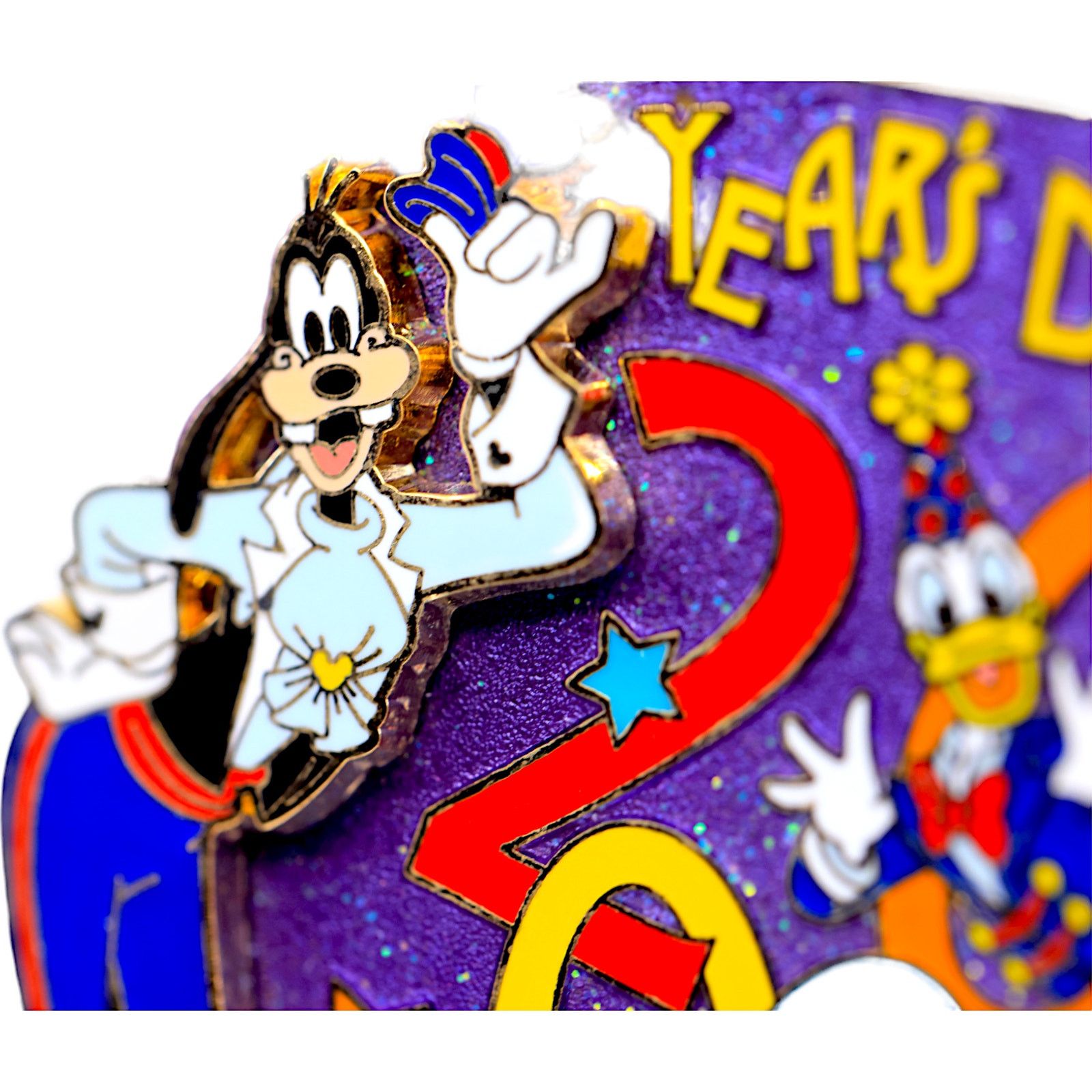 Disney Disney New Years Day 2008 Goofy, Donald, Chip & Dale Pin Size ONE SIZE - 13 Thumbnail
