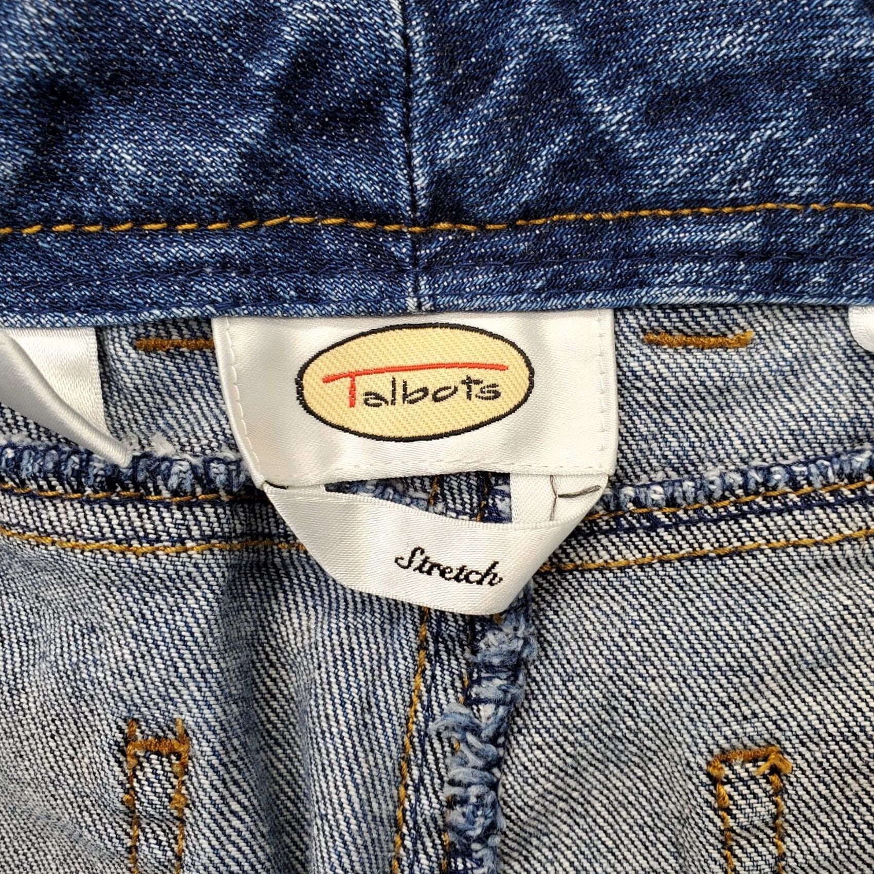 Talbots Talbots Womens Capri Jeans 12 Blue Denim Regular Fit Stretch Rolled Hem Outdoor Casual Shirt/Jeans Size 34" / US 12 / IT 48 - 7 Thumbnail