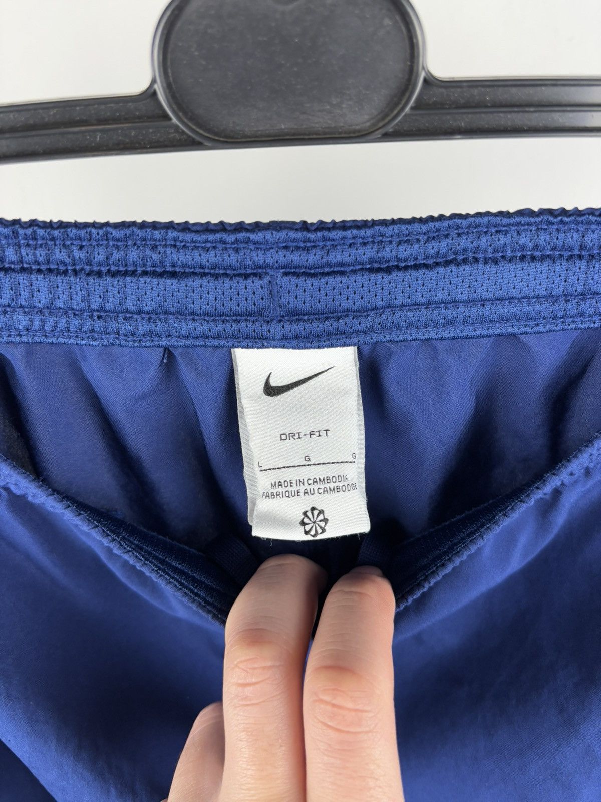 Nike Nike big swoosh short size L Size US 34 / EU 50 - 3 Thumbnail