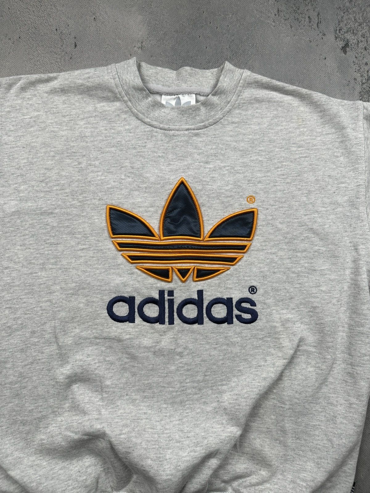 Adidas Vintage Adidas 80s Originals Big Trefoil Sweatshirt Grey 90s Size US S / EU 44-46 / 1 - 14 Thumbnail