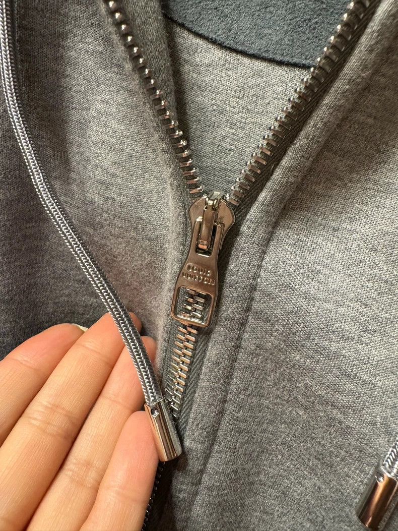Louis Vuitton Louis Vuitton size 4l Grey Zip Hoodie Size US M / EU 48-50 / 2 - 6 Thumbnail