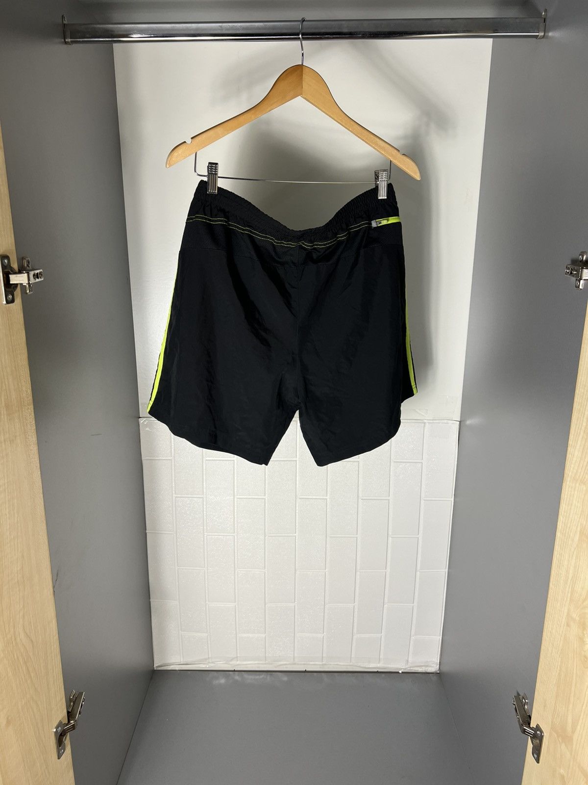 Adidas VERY RARE ADIDAS CLIMA LITE NYLON RUNNING SHORTS RETRO 90s Size US 34 / EU 50 - 7 Thumbnail