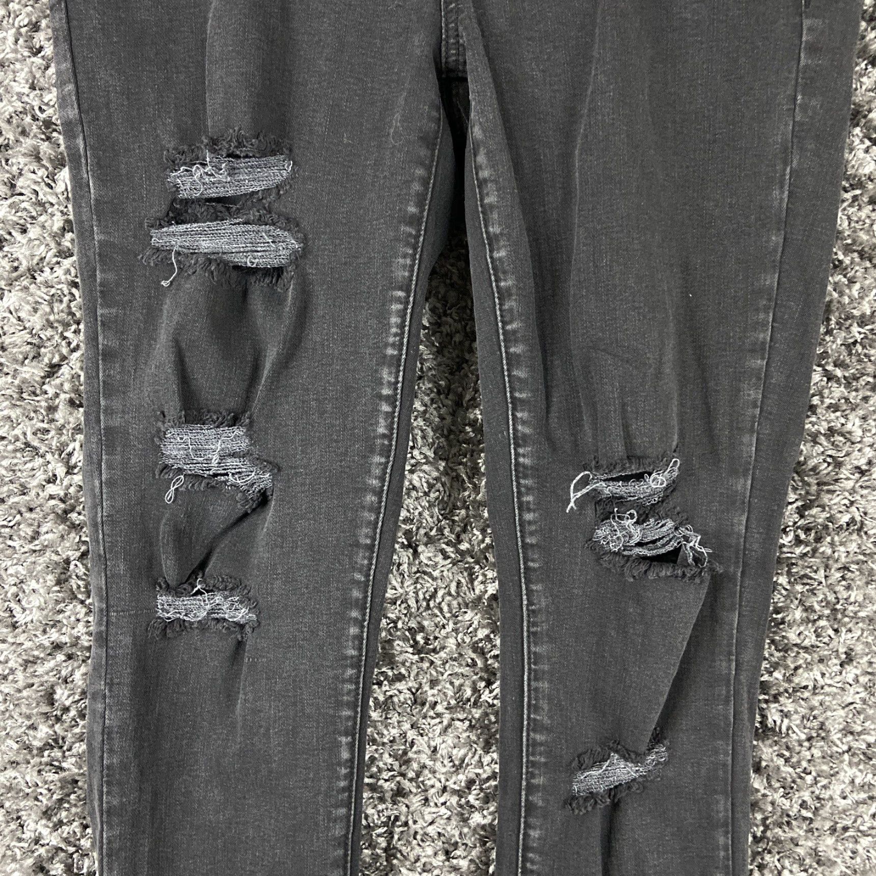 American Eagle Outfitters American Eagle Outfitters Jeans Adult 10 Black Distressed Skinny Womens Size 32" / US 10 / IT 46 - 3 Thumbnail