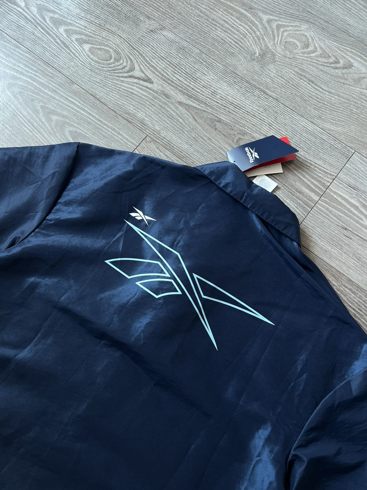 Japanese Brand × Reebok ‼️Reebok Big Back Logo Oversize Nylon Shirt‼️ Size US M / EU 48-50 / 2 - 17 Thumbnail