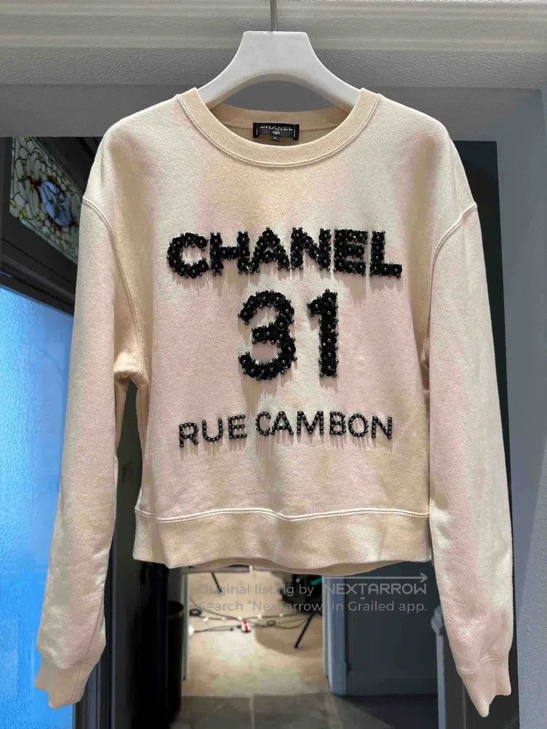 Chanel Chanel 20A Pearl beige No. 31 logo sweatshirt Size S / US 4 / IT 40 - 1 Thumbnail