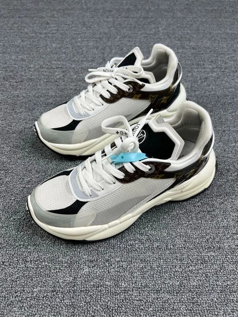 Louis Vuitton Louis Vuitton Run55 Sneakers White Black. Size US 5.5 / EU 38 - 1 Thumbnail