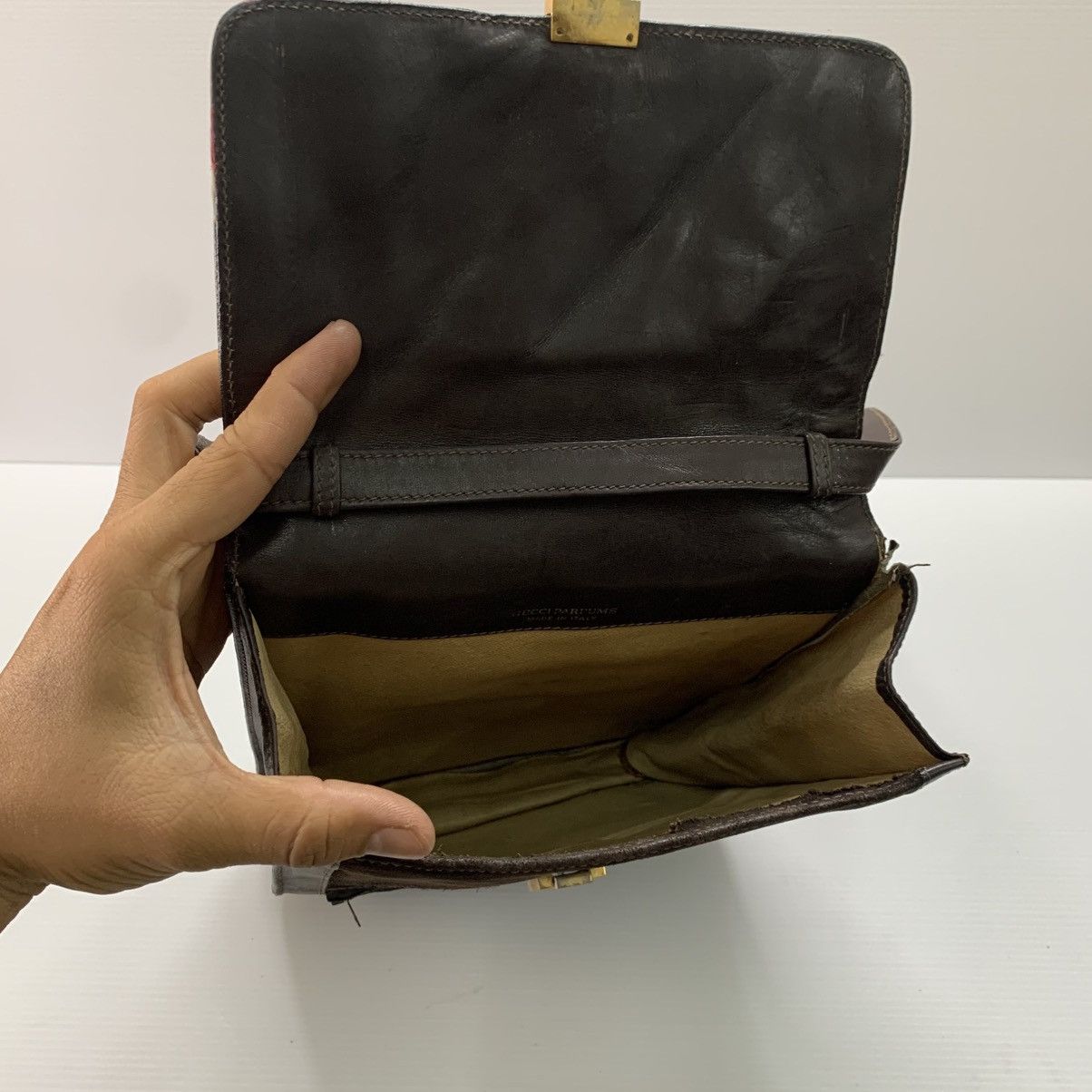 Gucci Gucci Parfums Suede Leather Slingbag Size ONE SIZE - 12 Thumbnail