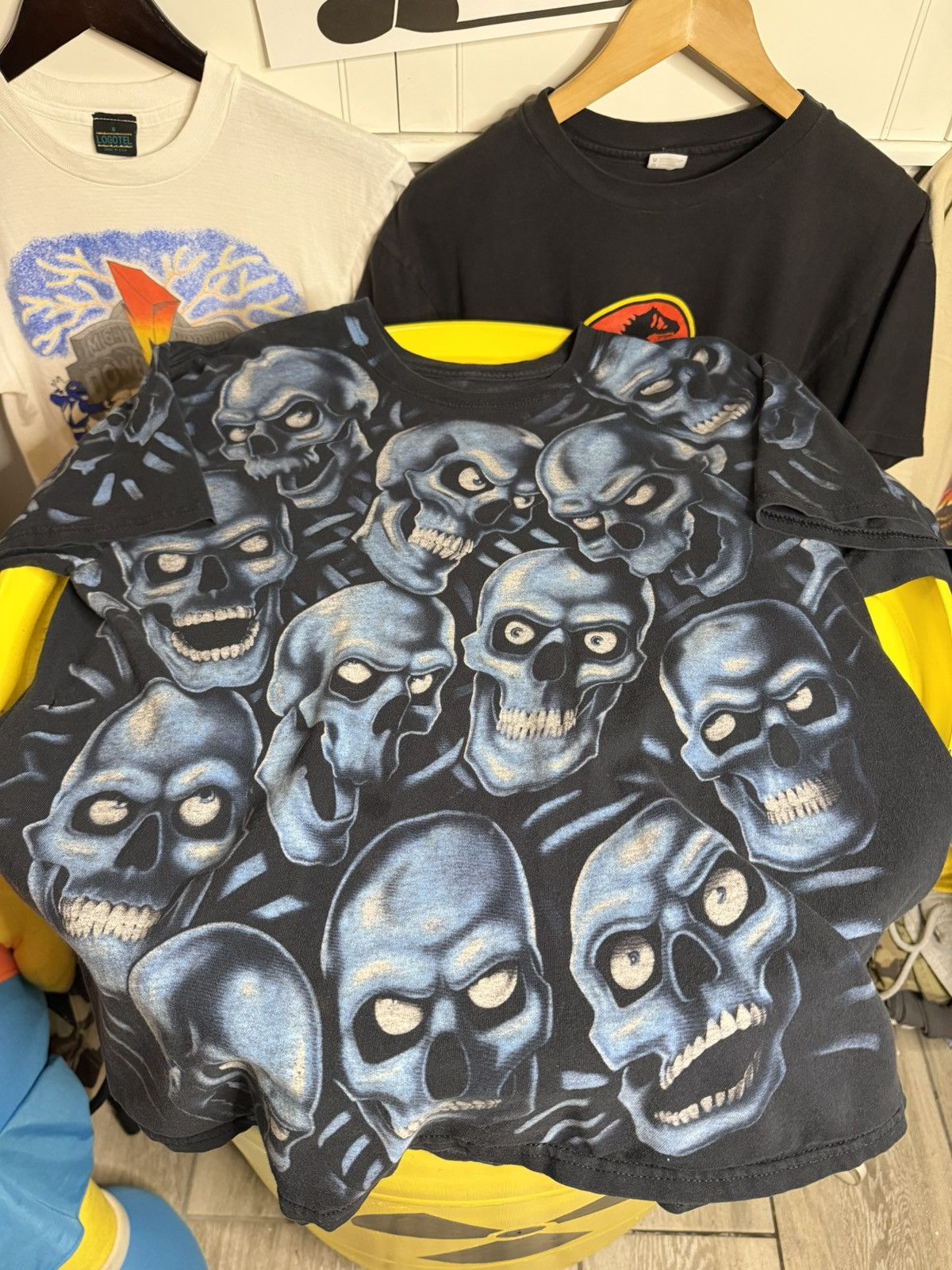 Liquid Blue 1990s liquid blue skull graphic T-shirt Size US L / EU 52-54 / 3 - 1 Thumbnail
