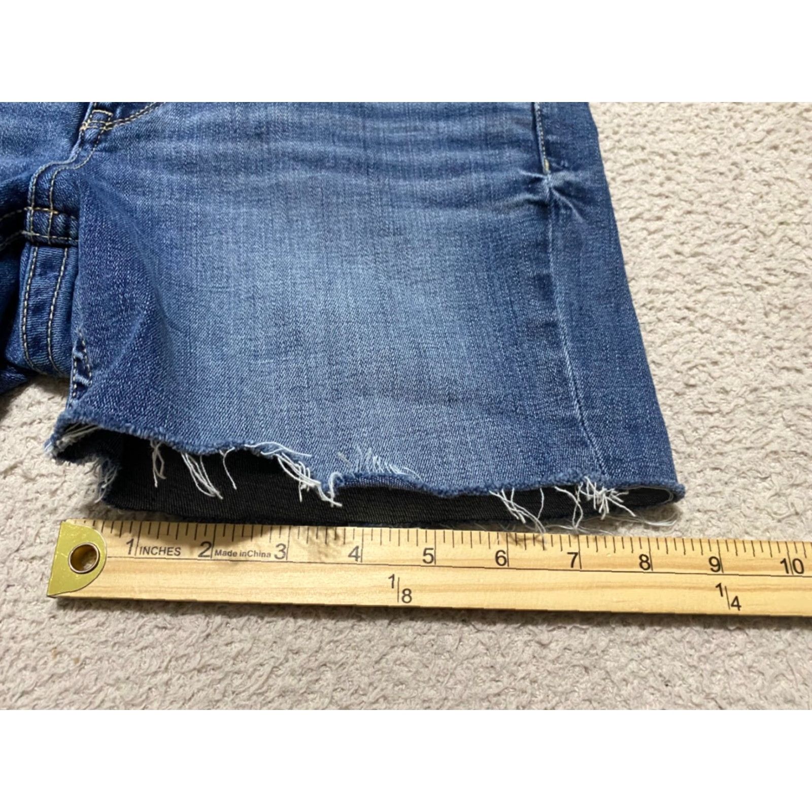 Vintage Buckle Buckle Womens 28 Denim Mid Rise Cut-Off Shorts Blue 5-Pocket Stretch - Medium Wash - Casual Womens Shorts Size 28" / US 6 / IT 42 - 2 Thumbnail