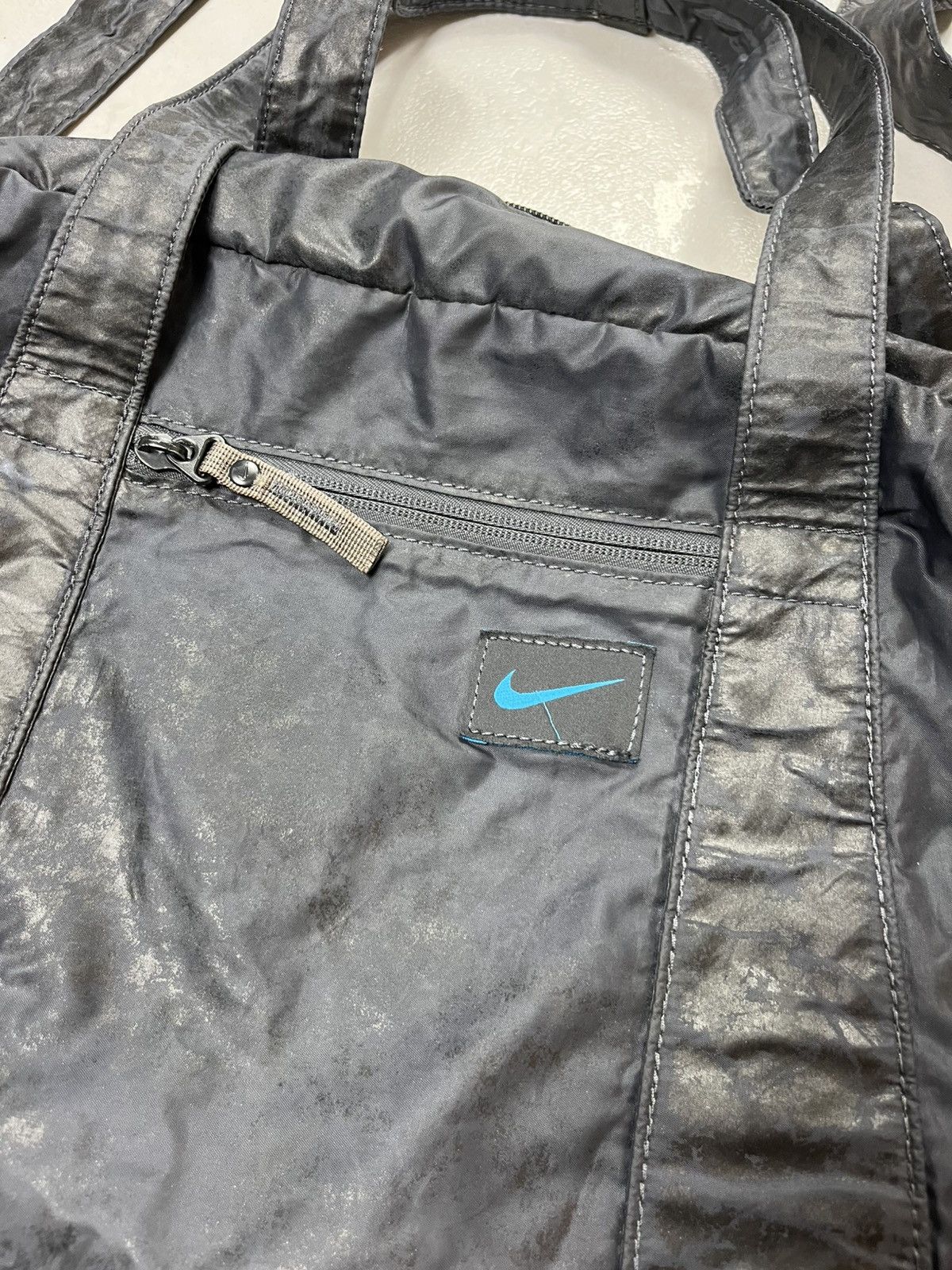 Nike × Vintage Vintage Nike y2k sport gym bag small travel crossbody swoosh Size ONE SIZE - 6 Thumbnail