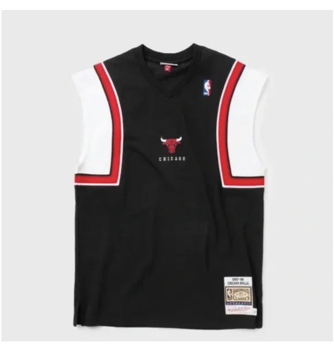 Mitchell & Ness Men's NBA Authentic Shooting Shirt - Chicago Bulls 1997 Shooting Shirt