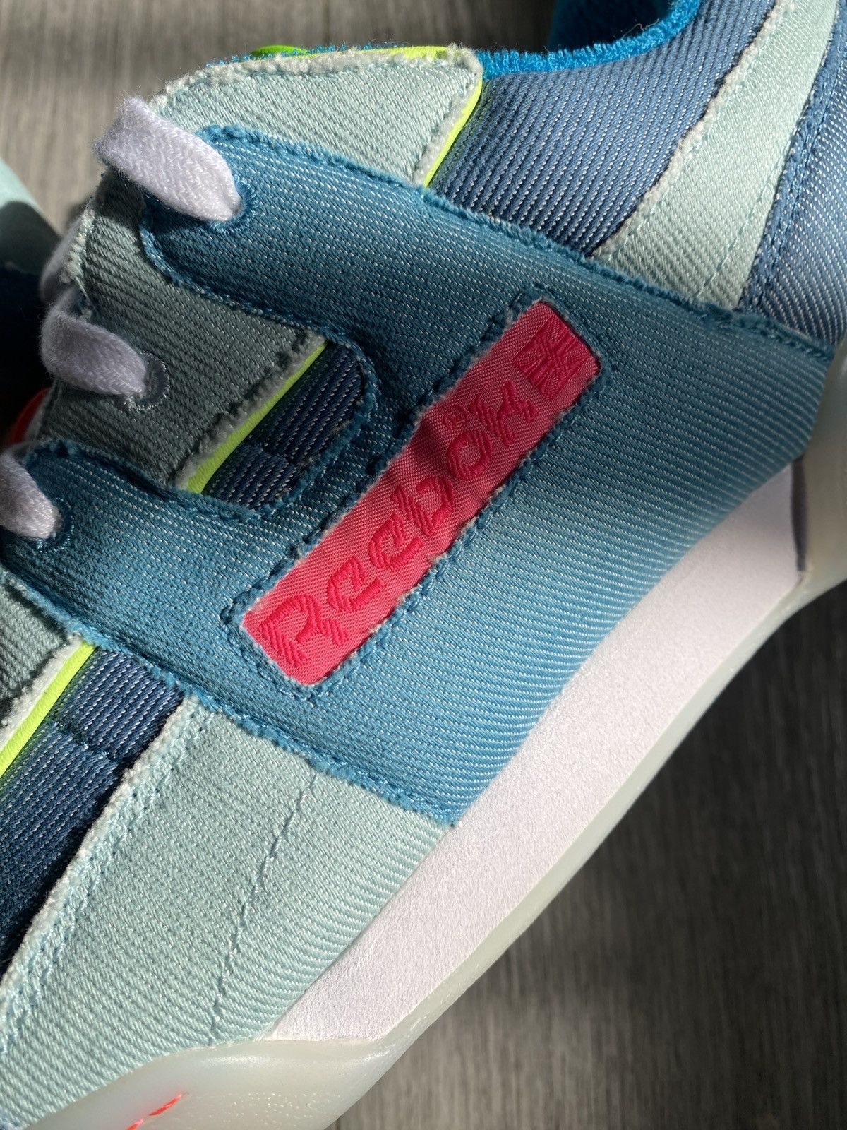 Reebok Reebok WorkOut Plus WW (WonderWoman) Size US 8.5 / EU 41-42 - 5 Thumbnail