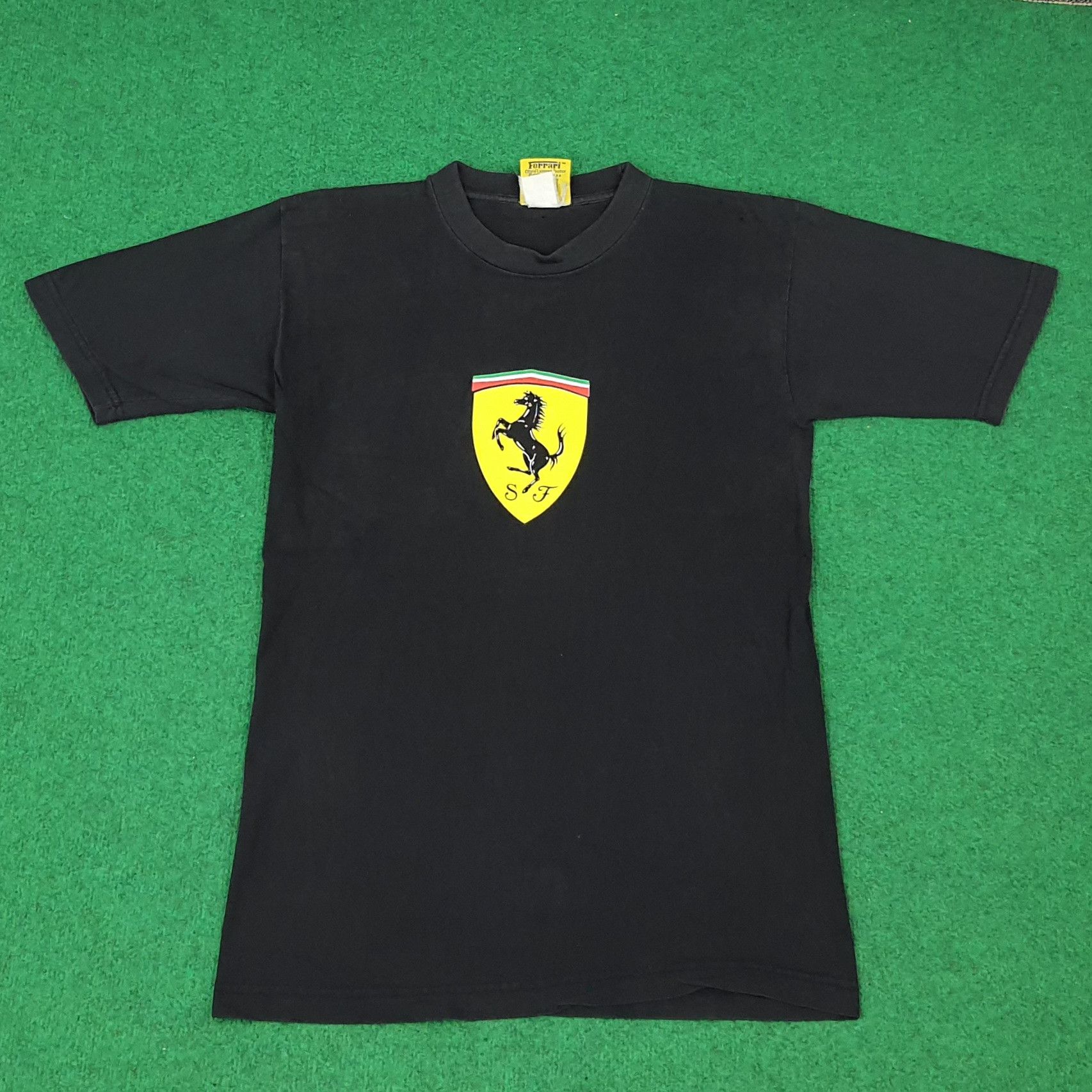 Ferrari Vintage Ferrari Sports Logo Tshirt C276N16 Size US S / EU 44-46 / 1 - 1 Thumbnail