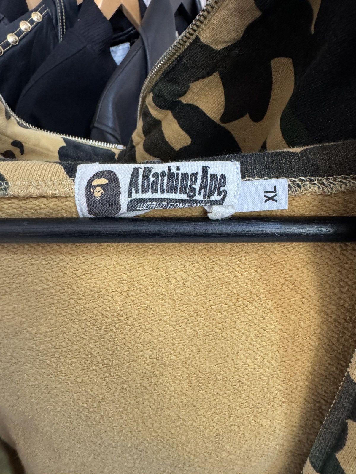 Bape 🕷️💥 Bape Camo hoodie , Rare Size US XL / EU 56 / 4 - 6 Thumbnail