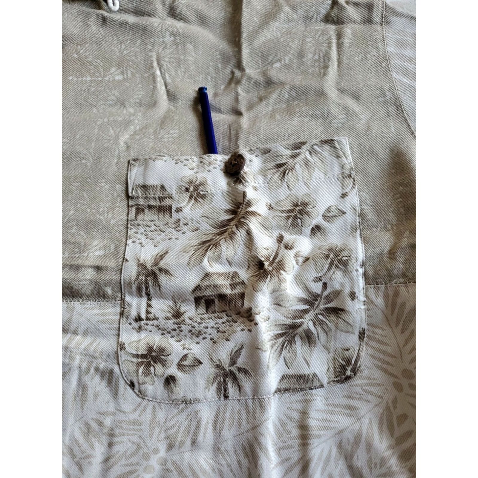 Vintage CARIBBEAN PINEAPPLE Blocked Hawaiian Silk Blend Short Sleeve Shirt L Tan Mens Button-Up Casual Beach Tropical Palm Tree Aloha 90s Size US L / EU 52-54 / 3 - 7 Thumbnail