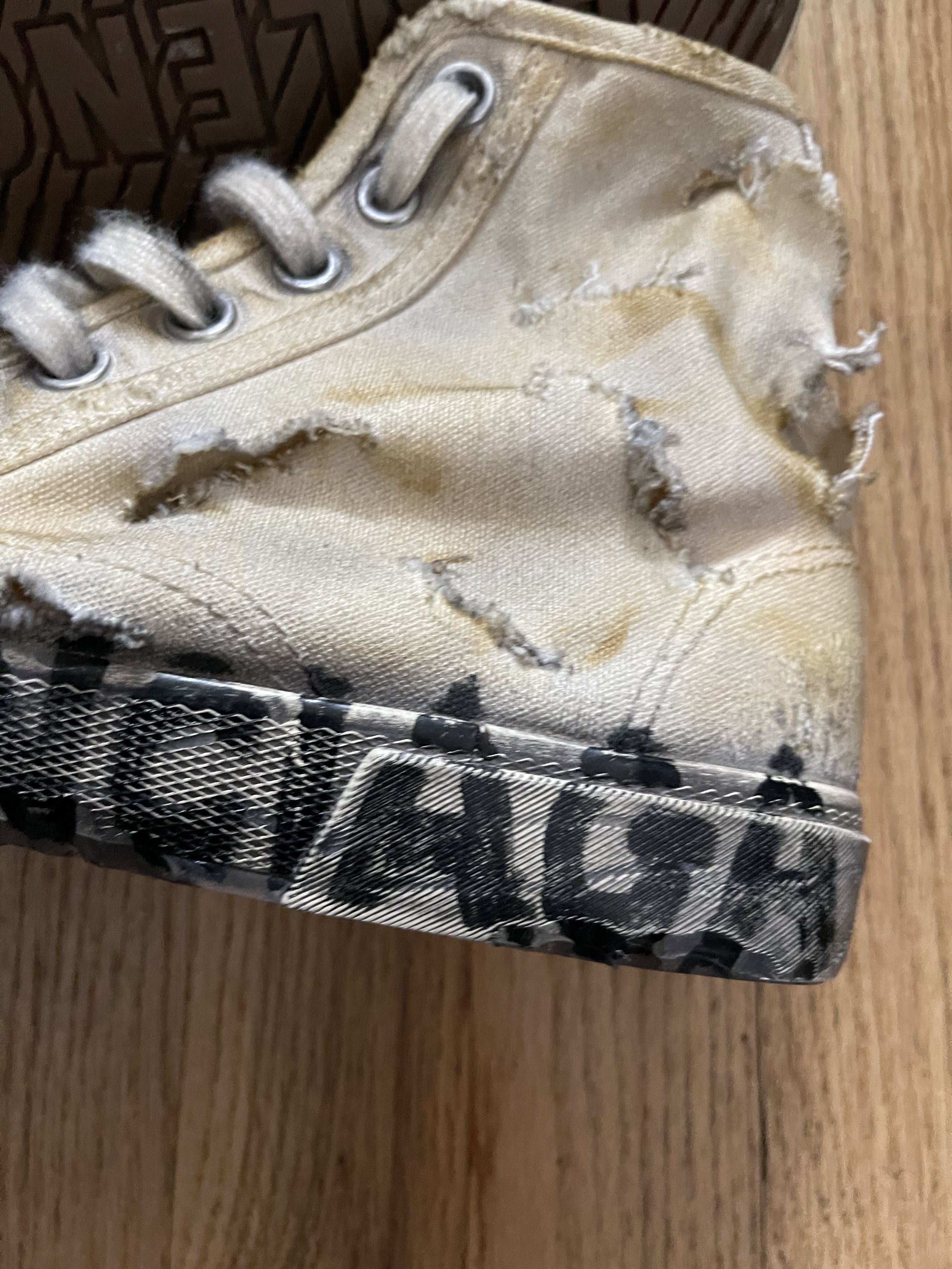 Balenciaga New Destroyed Paris Sneakers (41) Fits 41-42 US 8-9 Size US 8 / EU 41 - 13 Thumbnail