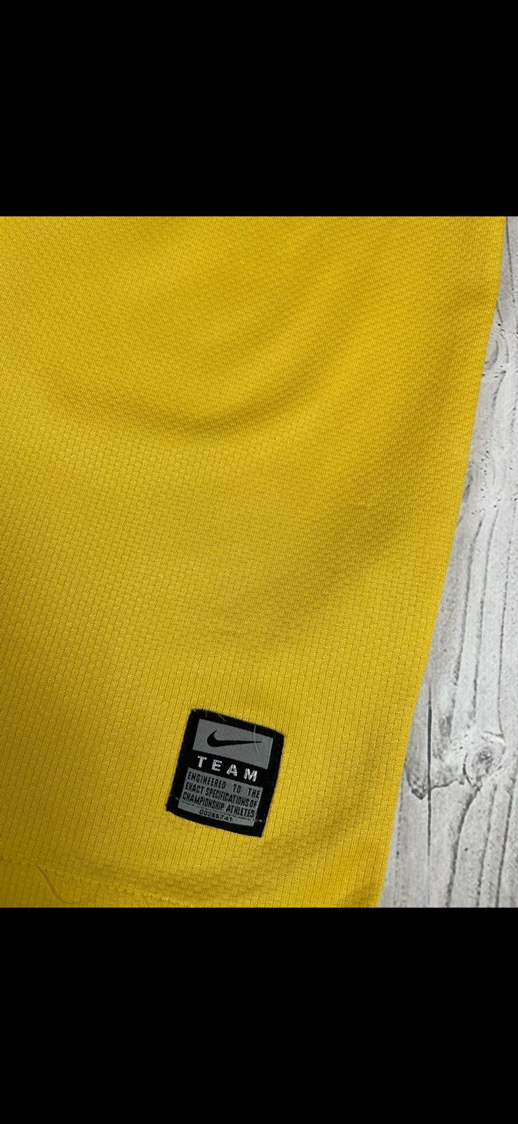 Nike Vintage nike Celtic soccer jersey size XL yellow rare Size US XL / EU 56 / 4 - 6 Thumbnail