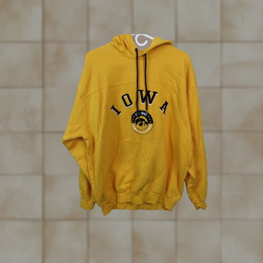 Vintage Iowa Hawkeye yellow black City Ia sweatshirt L hoodie Loose fit Size US L / EU 52-54 / 3 - 1 Thumbnail