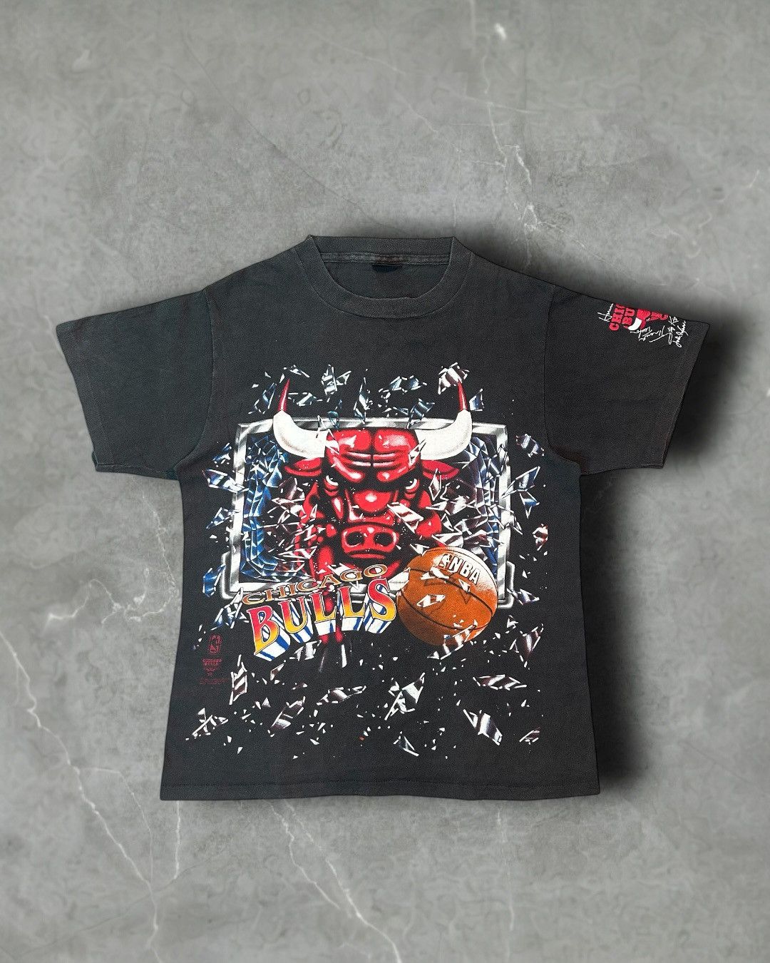 Changes 1992 Vintage Chicago Bulls Shatterred Backboard Tee Size US L / EU 52-54 / 3 - 1 Thumbnail