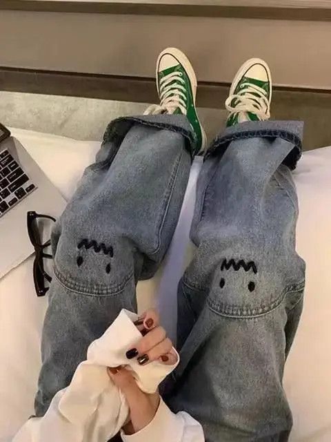 Japanese Brand Women's straight jeans with cute embroidery Size 28" / US 6 / IT 42 - 5 Thumbnail