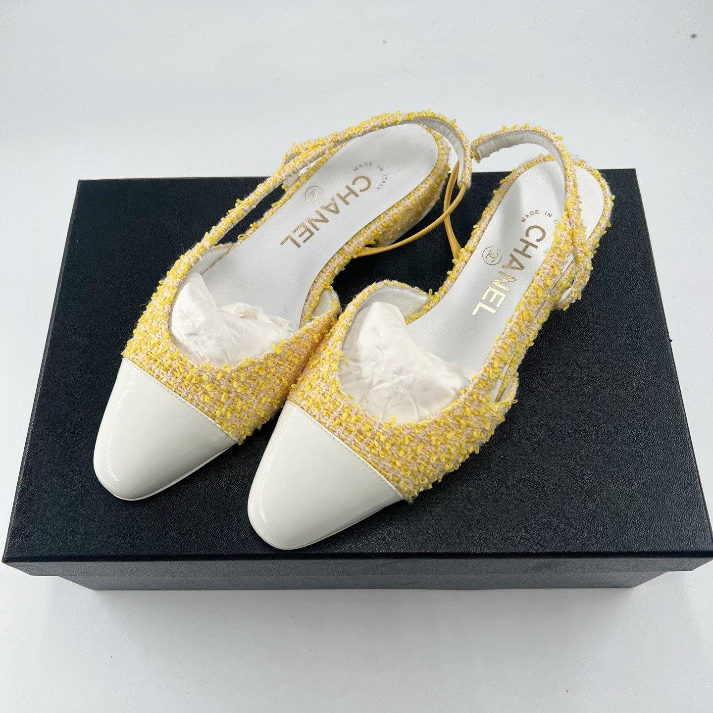 Chanel CHANEL Yellow Tweed Slingback Flat Shoes Size US 4 / IT 34 - 1 Thumbnail