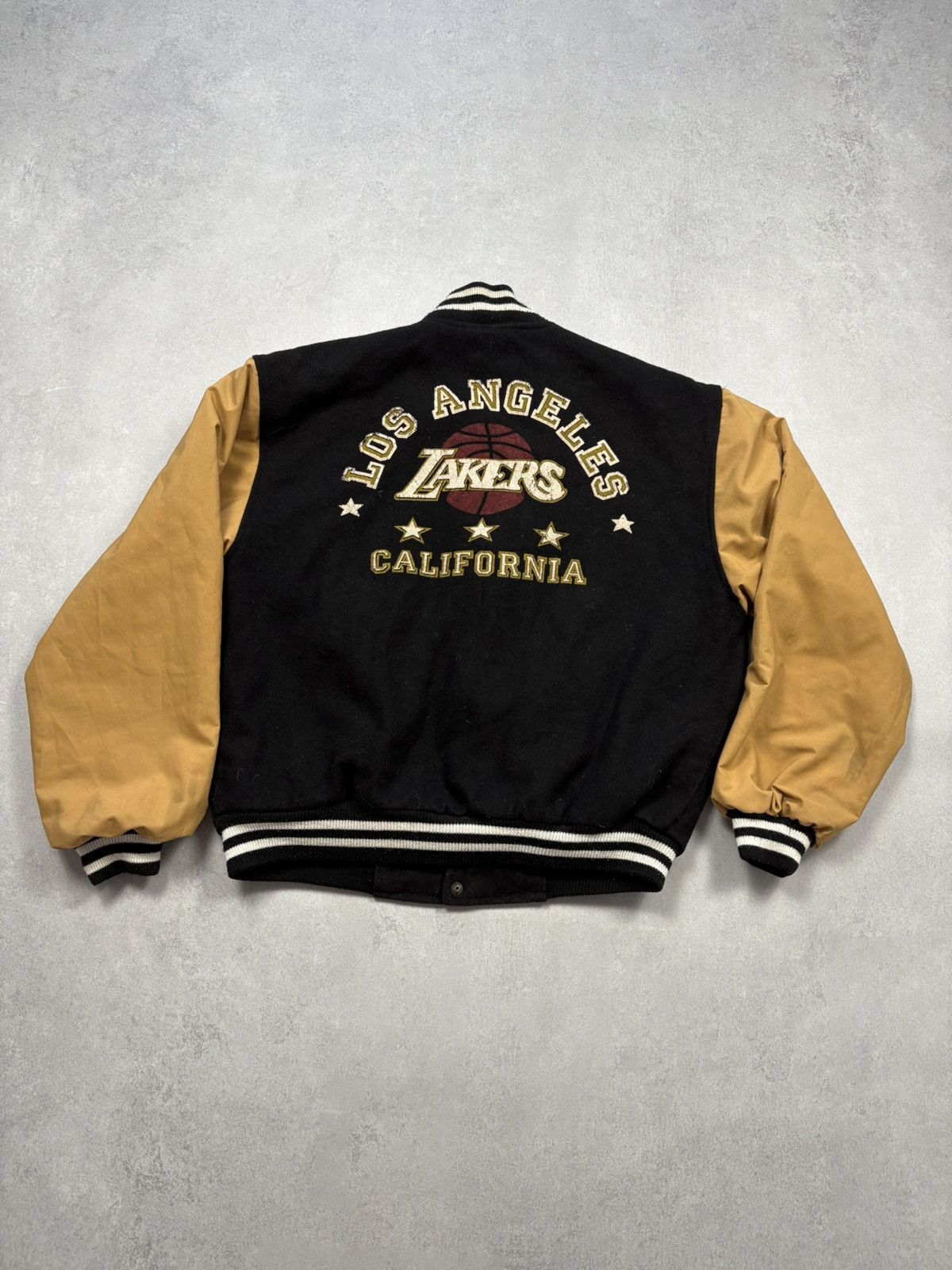 Vintage Vintage Los Angeles Lakers Varsity Bomber Jacket Wool UK Size US M / EU 48-50 / 2 - 1 Thumbnail
