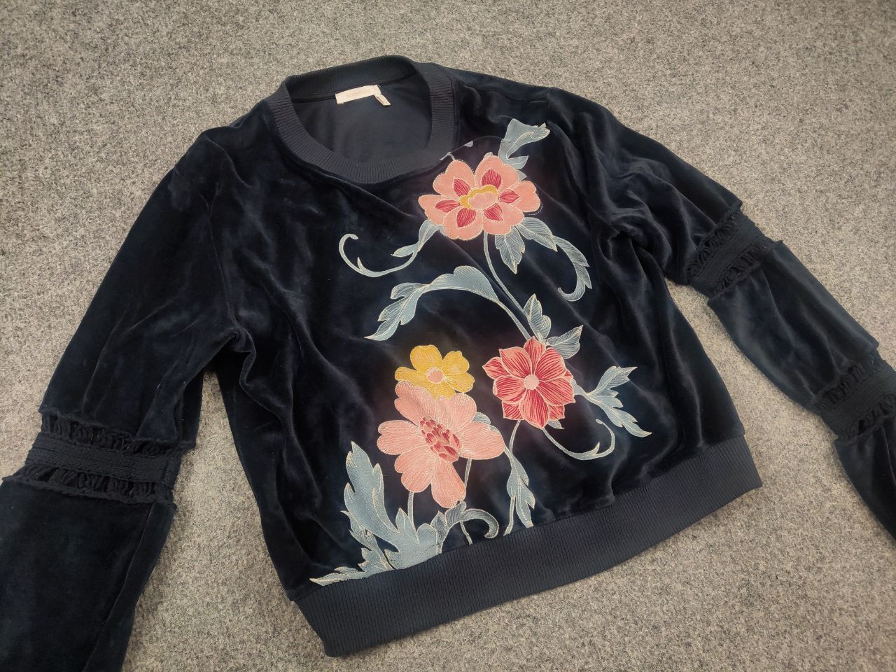 Chloe See by Chloe Floral Velour Crochet Sleeve Pullove Sweatshirt Size L / US 10 / IT 46 - 5 Thumbnail