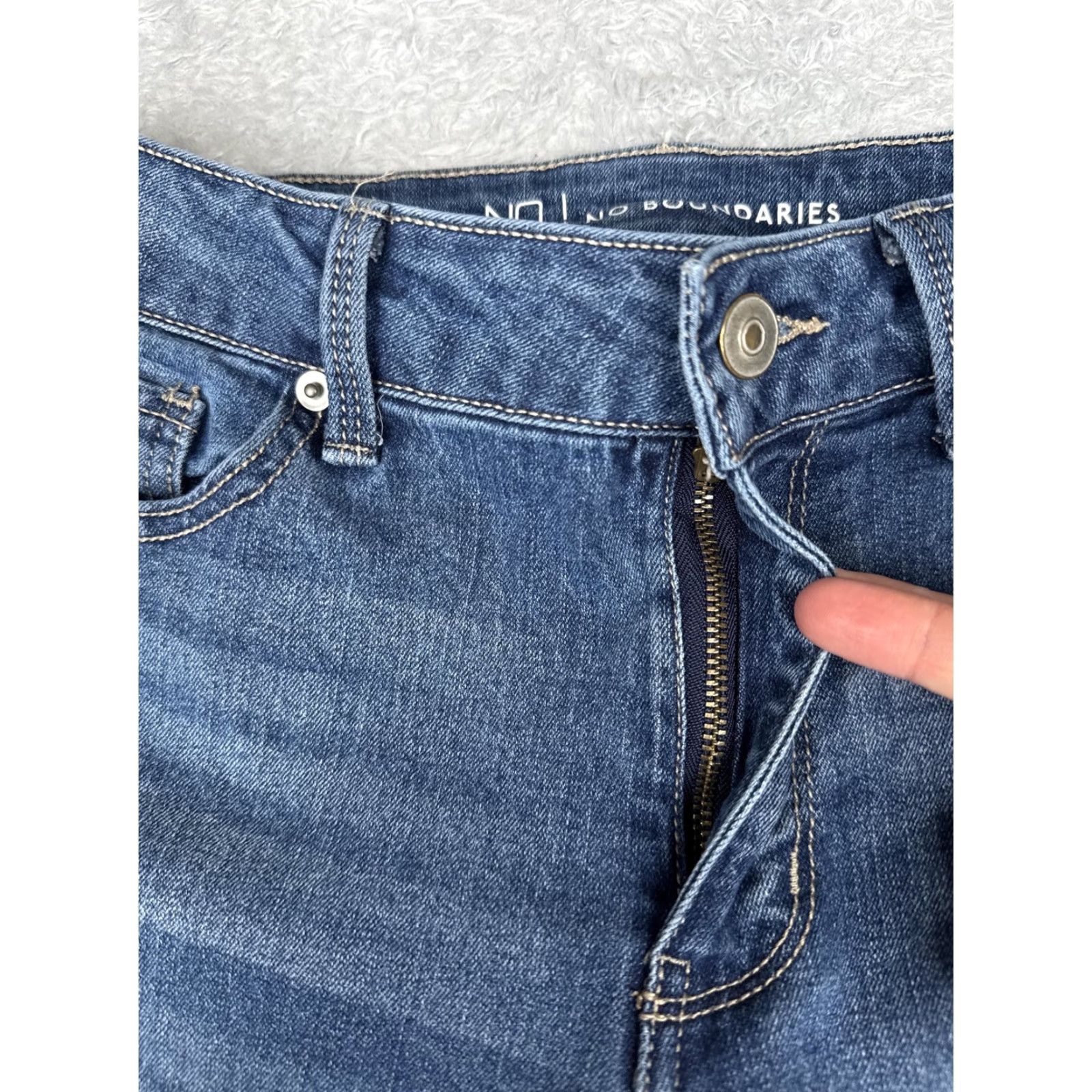 Vintage No Boundaries Jeans Bootcut Juniors 11 Blue Med Wash Mid Rise Stretch 29x31 Womens Size 32" / US 10 / IT 46 - 5 Thumbnail