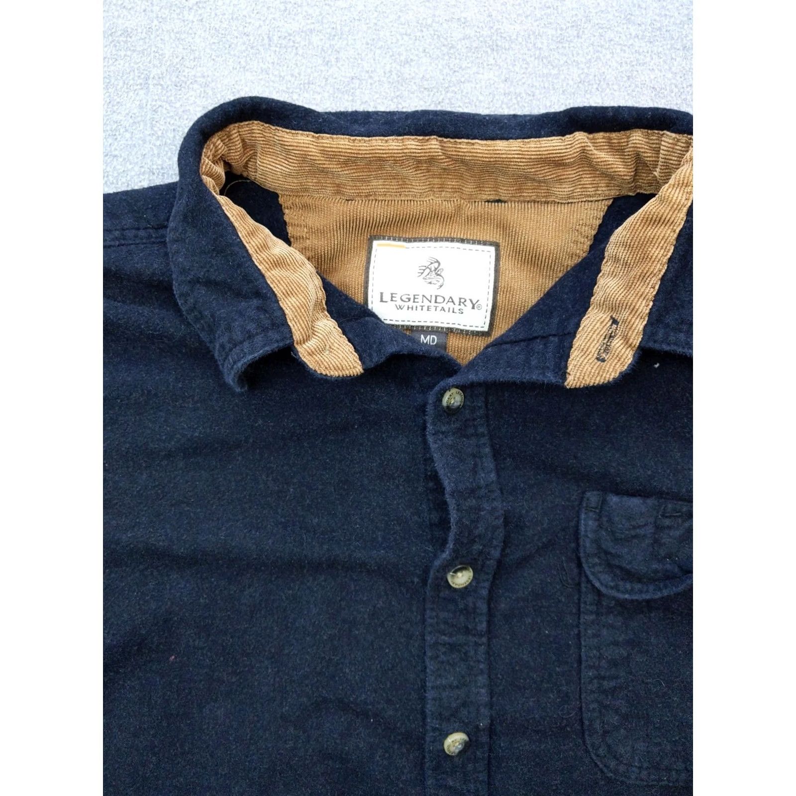 Vintage Legendary Whitetails Shirt Mens Medium Blue Flannel Corduroy Trim Button-Up Size US M / EU 48-50 / 2 - 5 Thumbnail