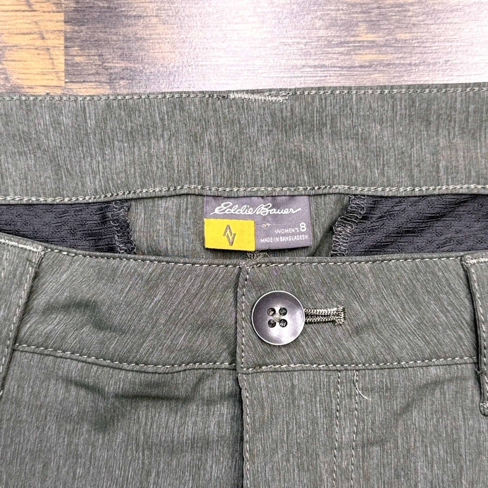 Eddie Bauer Eddie Bauer Travex Capri Cargo Pants Womens 8 Green Mid Rise Stretch Capris Tapered Leg Casual Travel Comfort Nylon Spandex Polyester Size 30" / US 8 / IT 44 - 4 Thumbnail