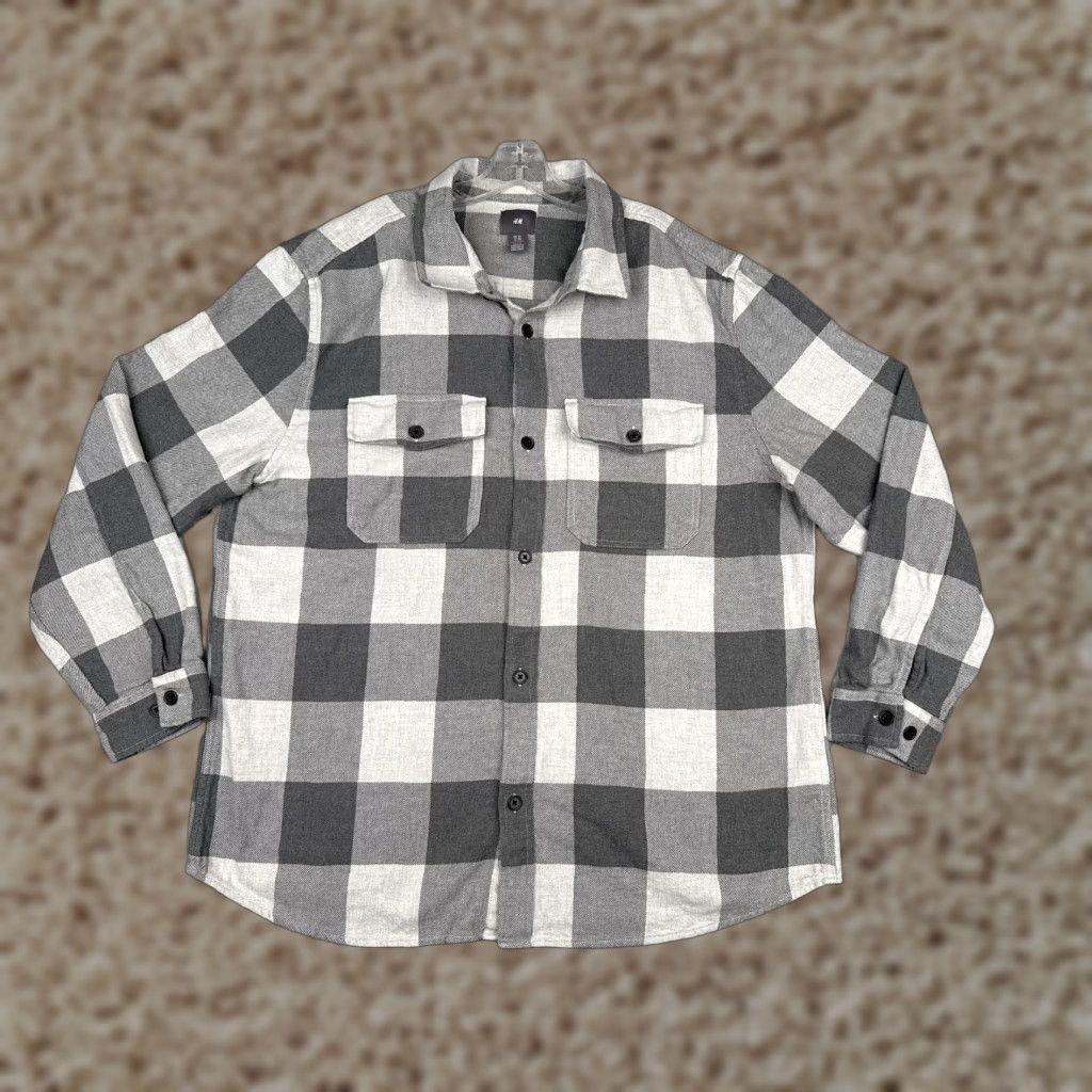 H&M H&M Shirt Men 2XL Gray White Plaid Flannel Button-Up Pockets Wool Blend Casual Workwear Mid Weight 3-Pocket Button Up Mens Size US XXL / EU 58 / 5 - 1 Thumbnail