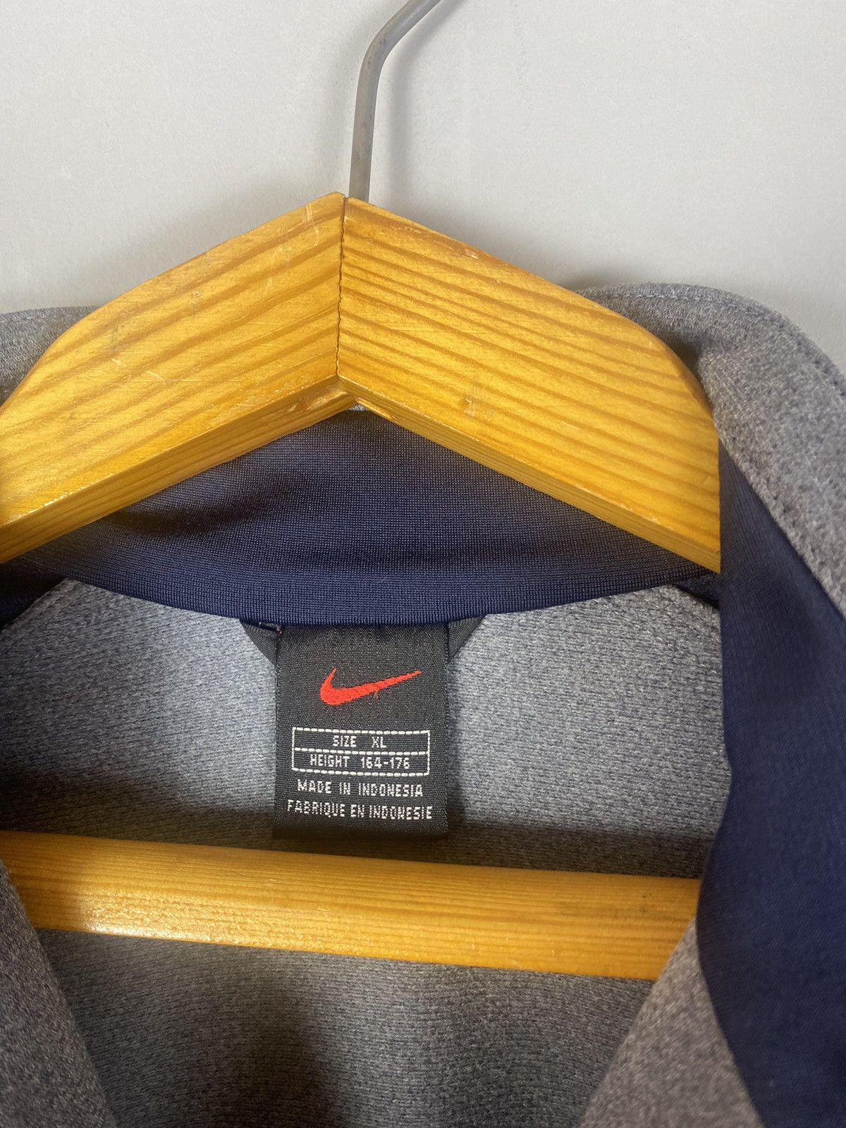 Nike × Vintage Vintage 90s Nike sweatshirt big logo Size US XS / EU 42 / 0 - 4 Thumbnail