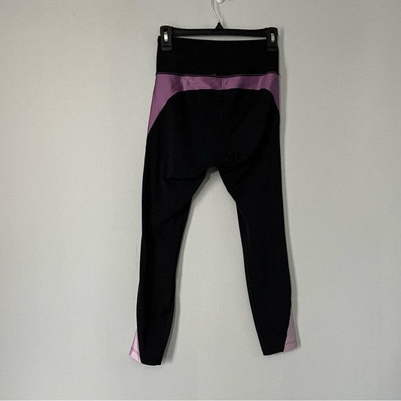 Peloton Peloton Black and Purple colorblock Leggings Size small Size 27" / US 4 / IT 40 - 2 Thumbnail