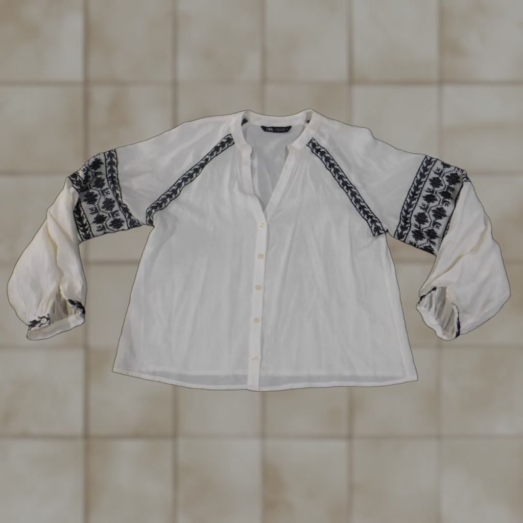 Zara Zara Womens Button-Up Shirt V-Neck Geometric White Small Casual Long Sleeve Regular Fit Stretch Knit Viscose Basic Summer Winter Womens Size S / US 4 / IT 40 - 1 Thumbnail