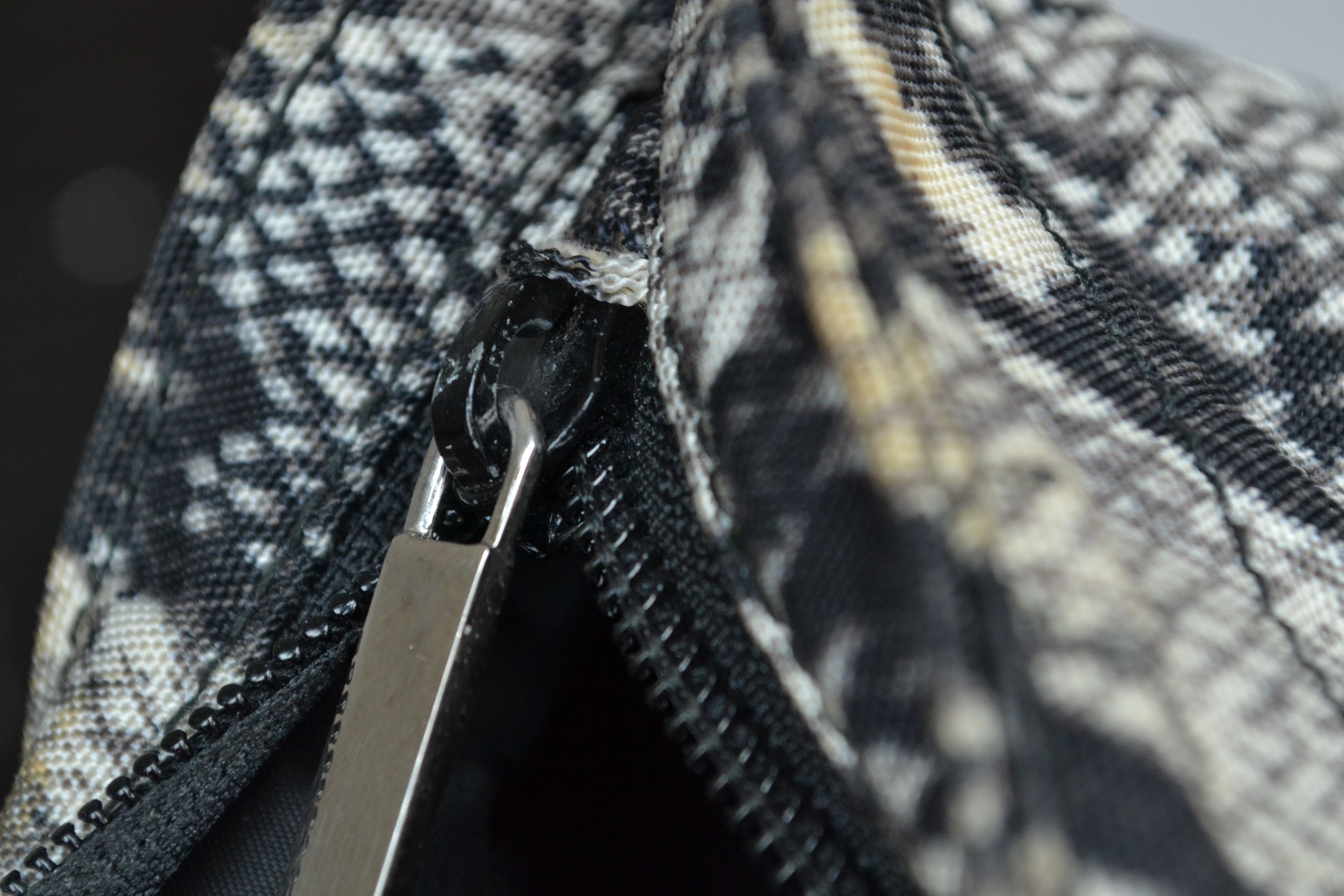 Gucci GUCCI Pouch Bag Clutch Cosmetic Zip Mini Print Snake Size ONE SIZE - 12 Thumbnail