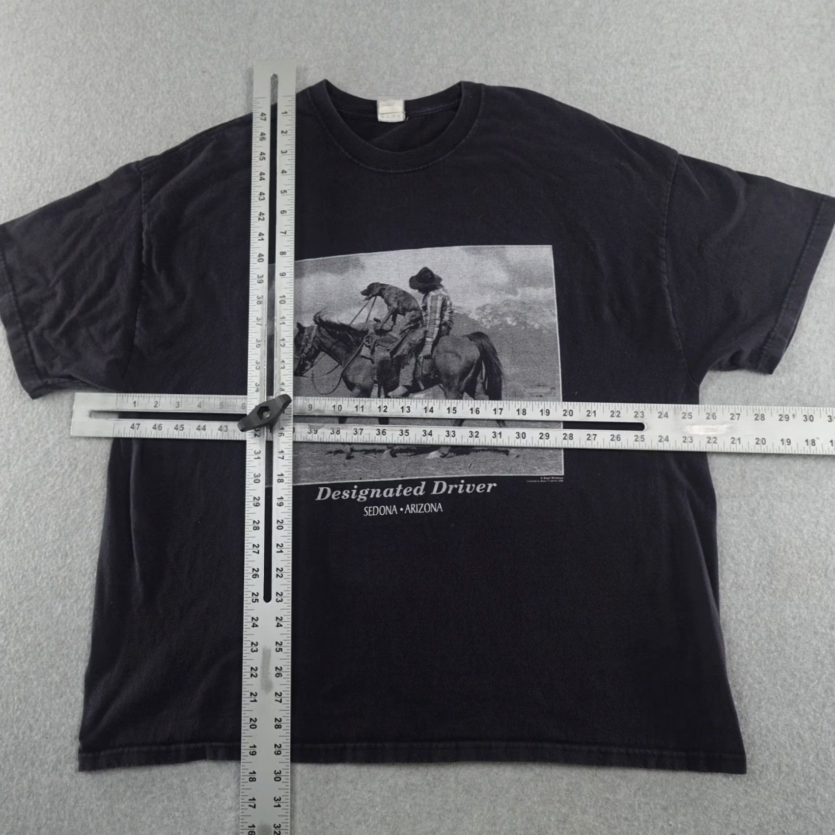 Hanes VINTAGE Hanes 2XL (29X25) Black T-Shirt Designated Driver Drunk Cowboys Dog Mens Shirt Size US XXL / EU 58 / 5 - 2 Thumbnail