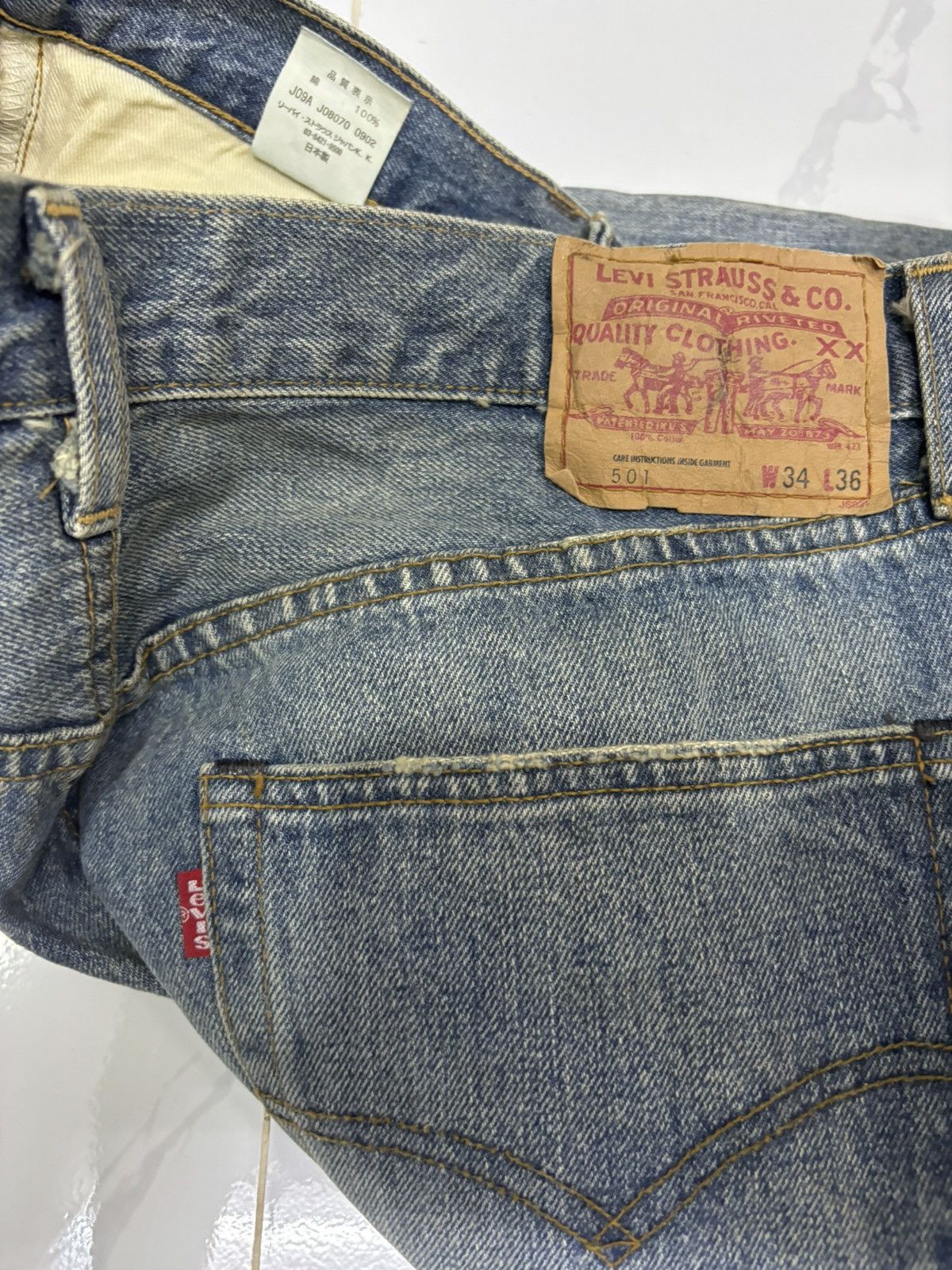 Levi's LEVIS 501 SELVEDGE DISTRESSED DENIM JEANS Size US 32 / EU 48 - 12 Thumbnail