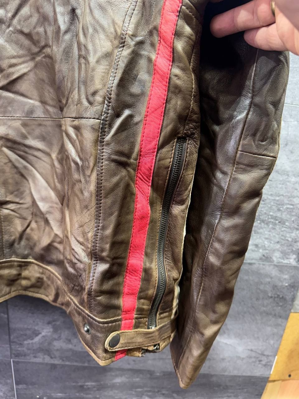 Vintage Aviatrix Men's Real Leather Brown Patch Racing Biker Jacket Size US XL / EU 56 / 4 - 20 Thumbnail