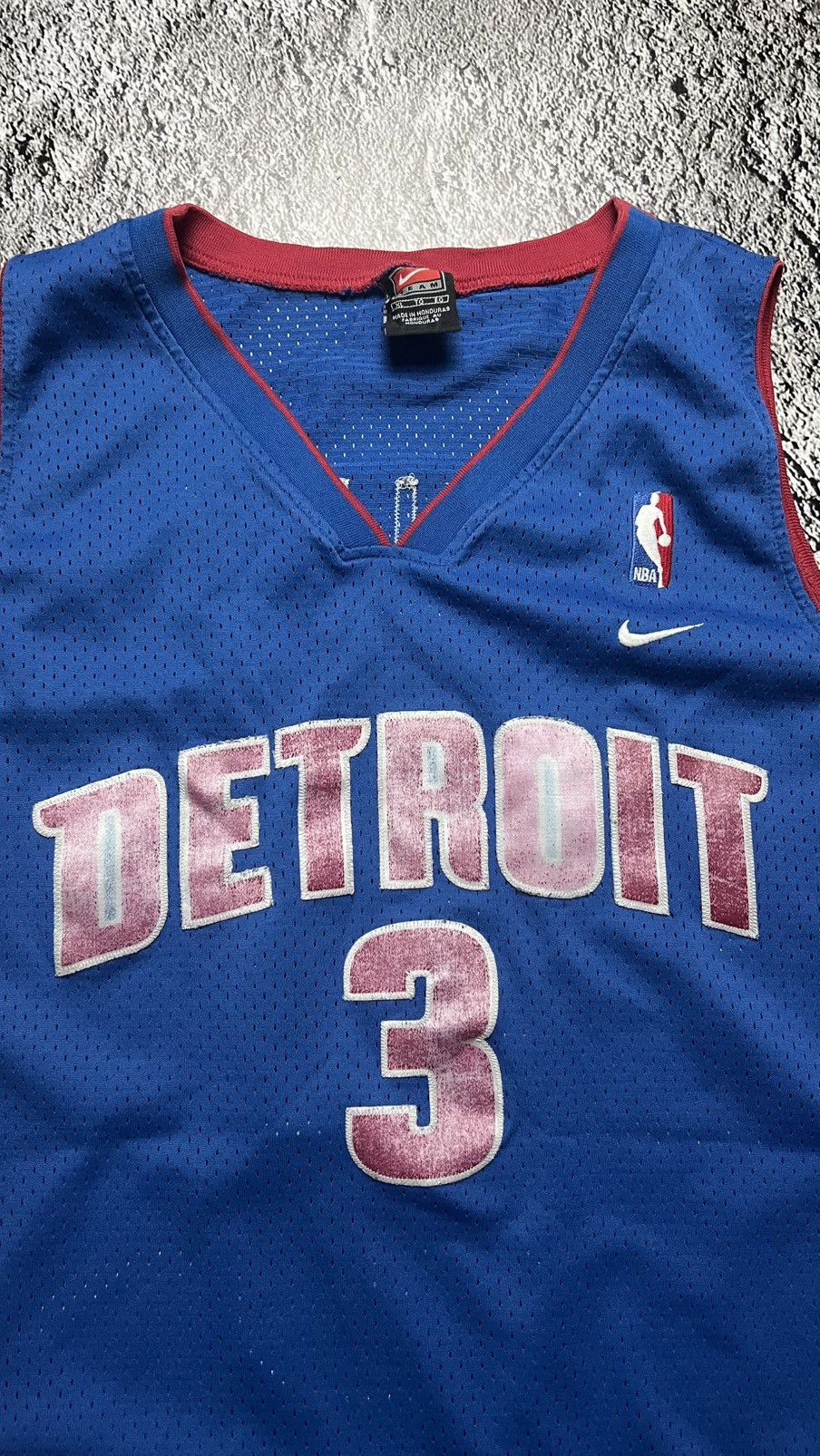 Early 00’s Detroit Pistons NBA Ben Wallace Nike jersey