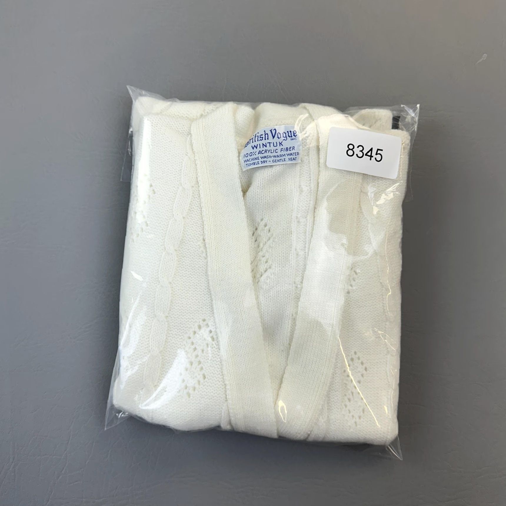 Vogue VINTAGE British Vogue Sweater Vest Women's M Ivory Wintuk Cable Knit 80s Size M / US 6-8 / IT 42-44 - 7 Thumbnail