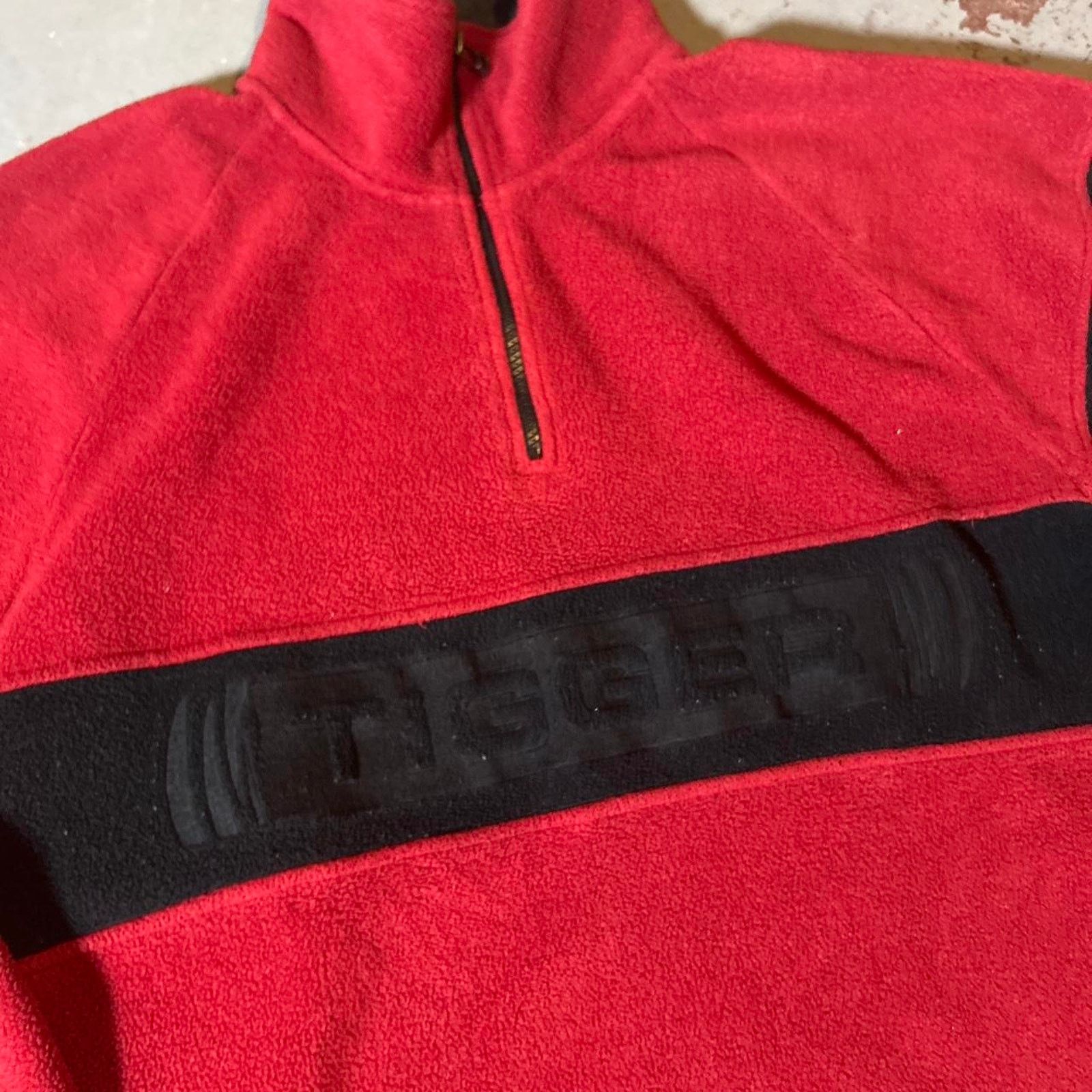 Disney 90s red the disney store Size US M / EU 48-50 / 2 - 2 Thumbnail