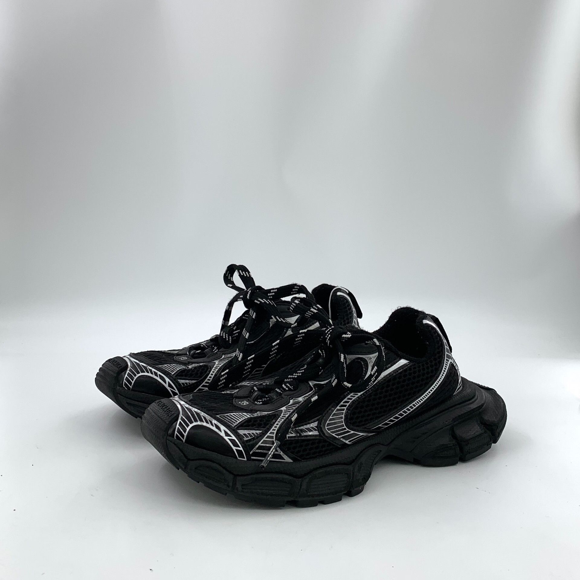 Balenciaga Balenciaga Black Lowtop Sneakers XXXL Men Size US 10 / EU 43 - 1 Thumbnail