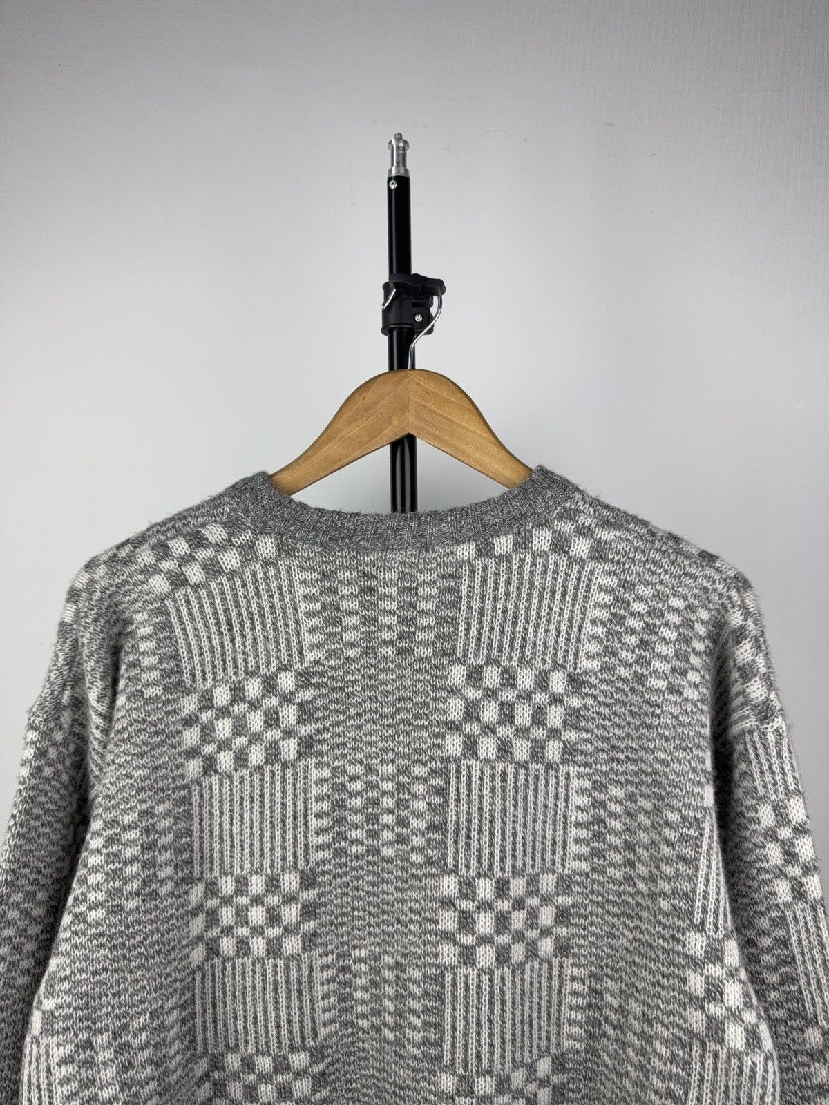 Japanese Brand Vintage 90s Avant-Garde Gray Pattern Knit Sweater Acrylic Size US M / EU 48-50 / 2 - 6 Thumbnail