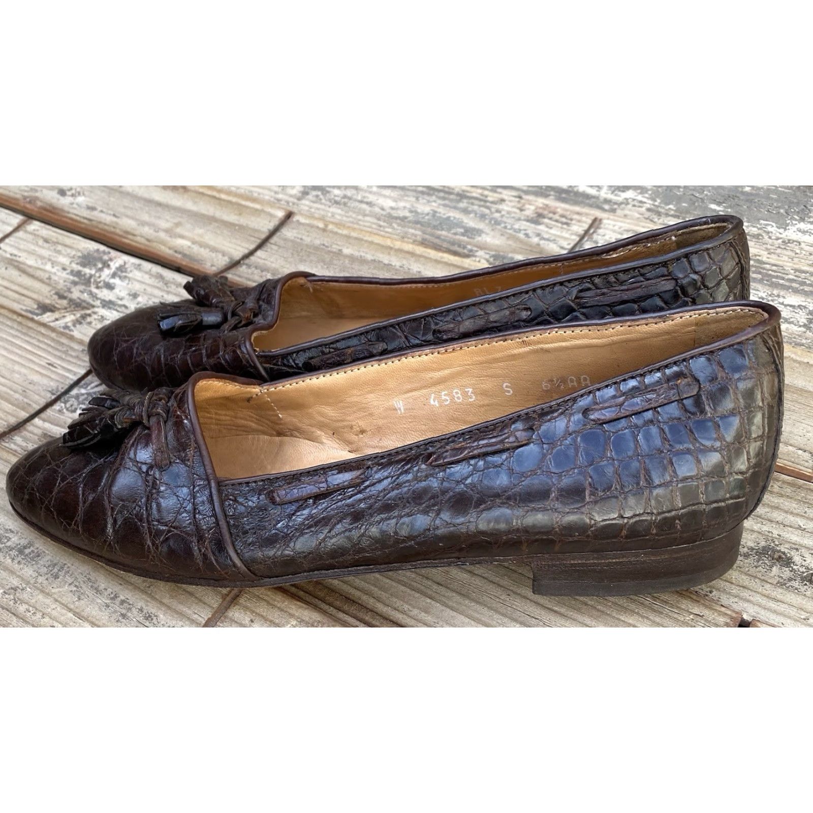Ralph Lauren Ralph Lauren Vintage Alligator Embossed Leather Tassel Flat Women Size 6.5 AA Brown Leather Lining Narrow Outsole Vintage Yes Shoes Size US 7 / IT 37 - 6 Thumbnail