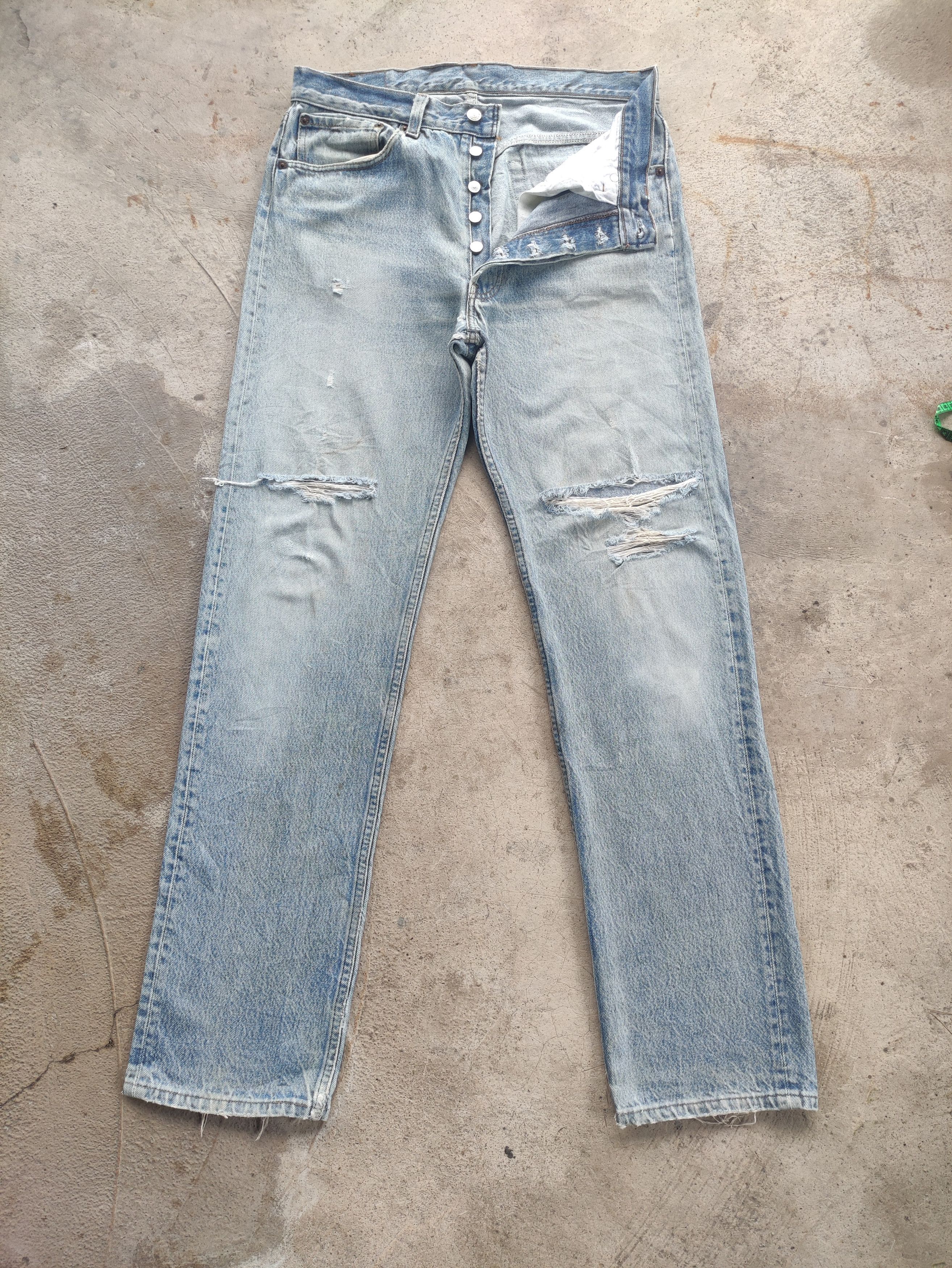 Japanese Brand Vintage Japanese Button Jean Distressed Faded Denim Size US 32 / EU 48 - 1 Thumbnail
