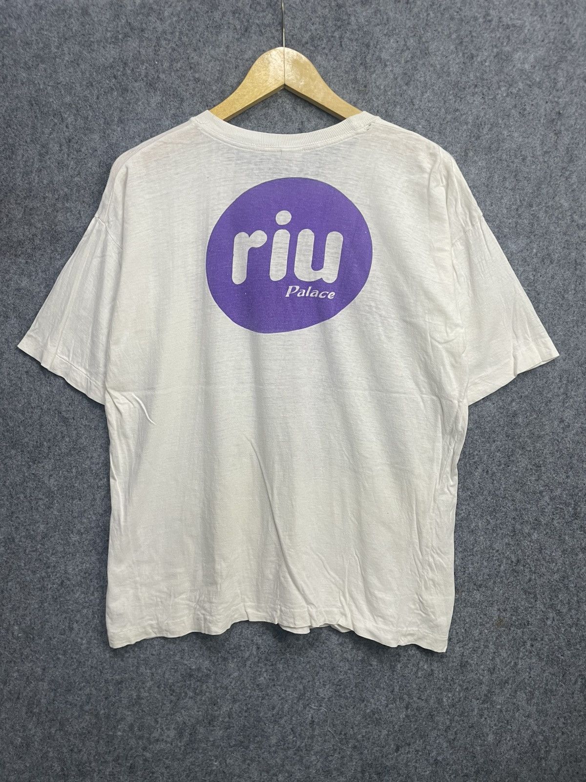 Vintage Vintage RIU Palace T-Shirt Size US L / EU 52-54 / 3 - 4 Thumbnail