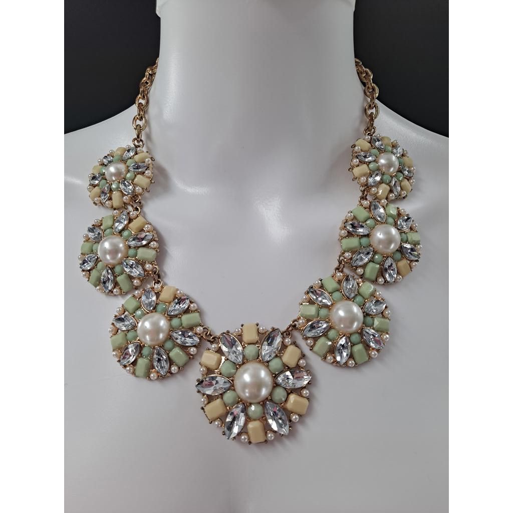 Other Vintage Retro Mod Round Flower Design Necklace Size ONE SIZE - 1 Thumbnail